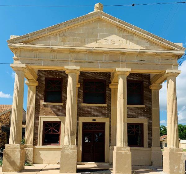 120 E 1st St # 1-5, Cameron, TX 76520