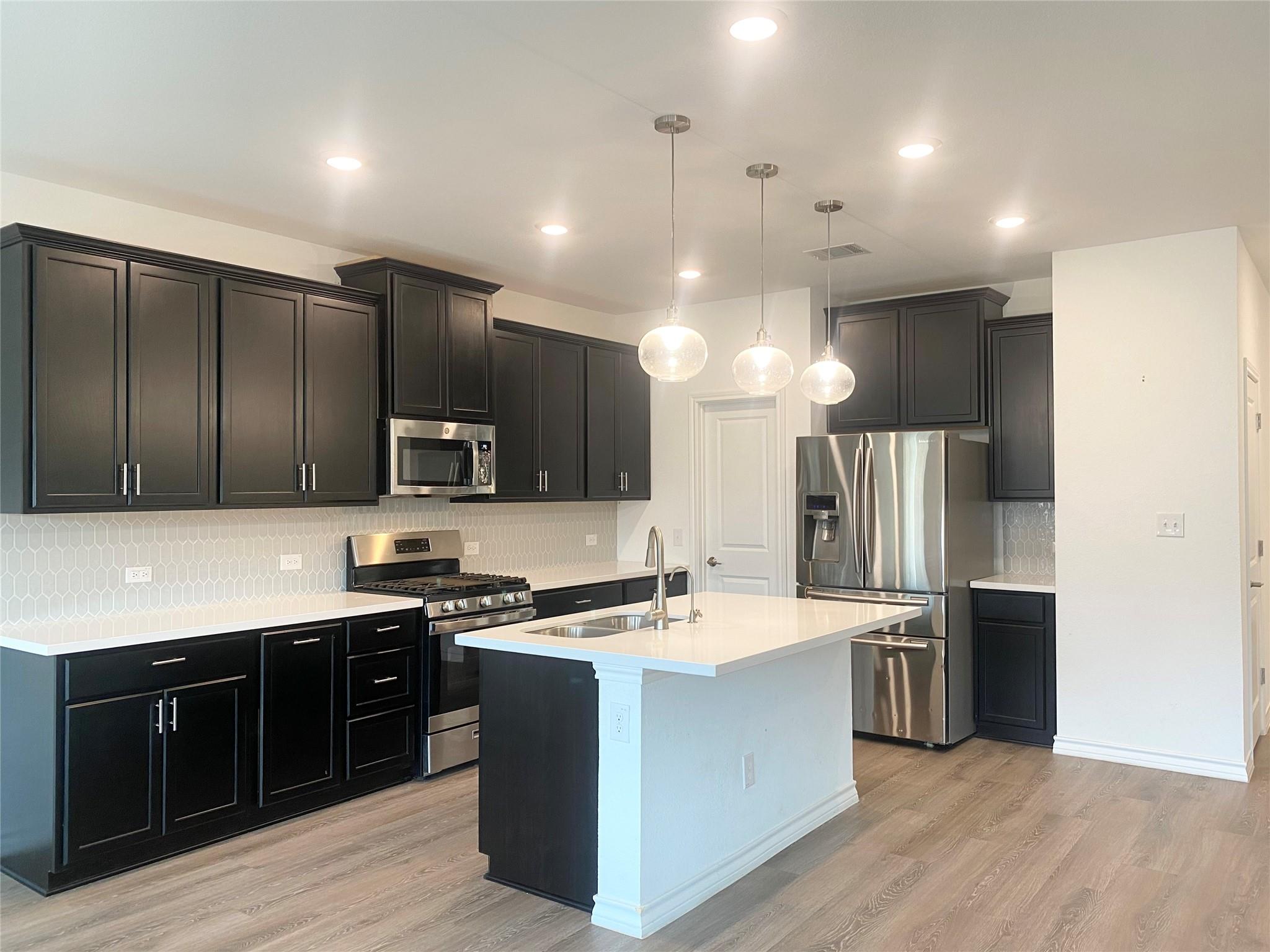 109 Stinchcomb Rd, Hutto, TX 78634
