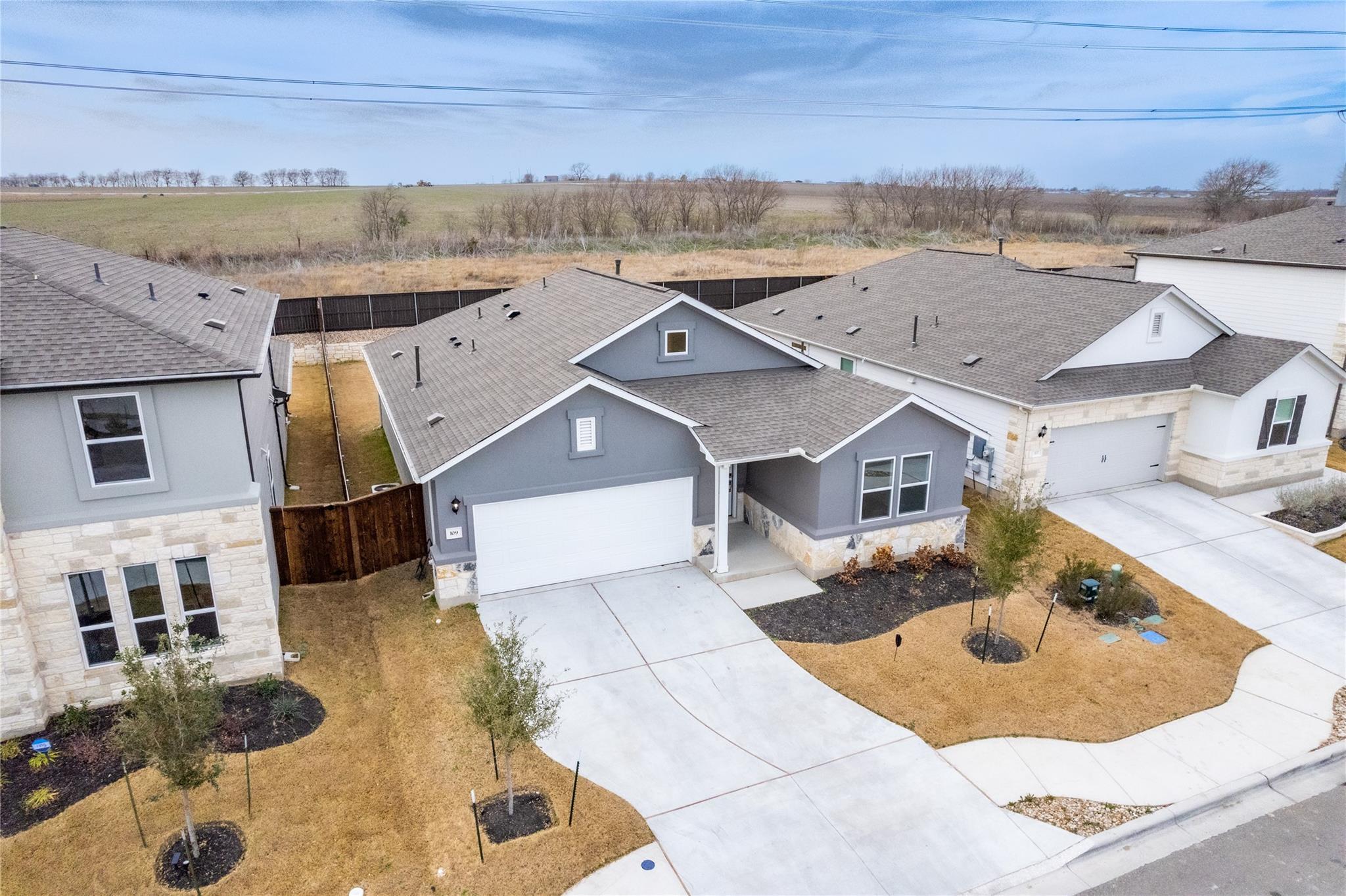 109 Stinchcomb Rd, Hutto, TX 78634