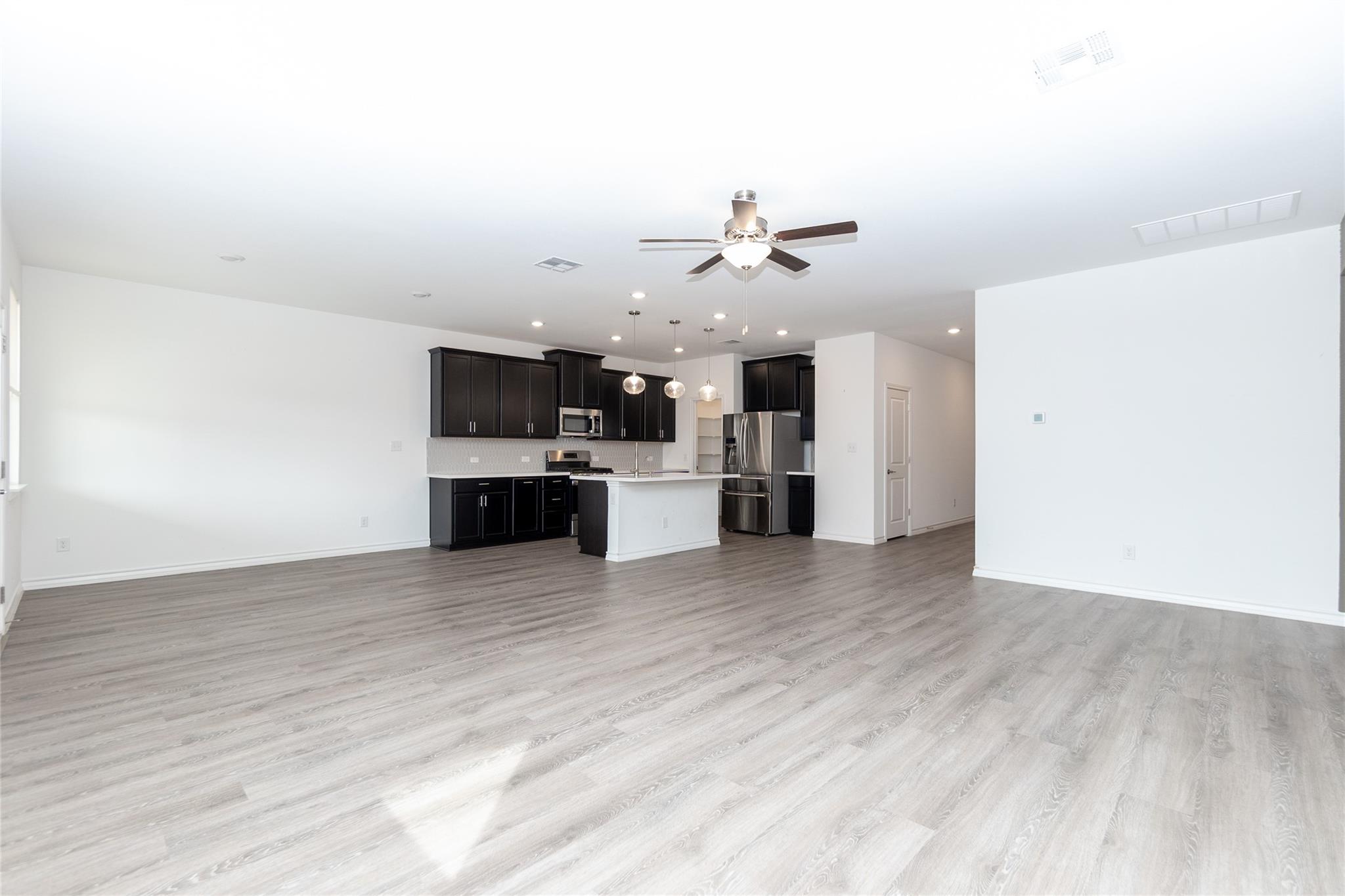 109 Stinchcomb Rd, Hutto, TX 78634