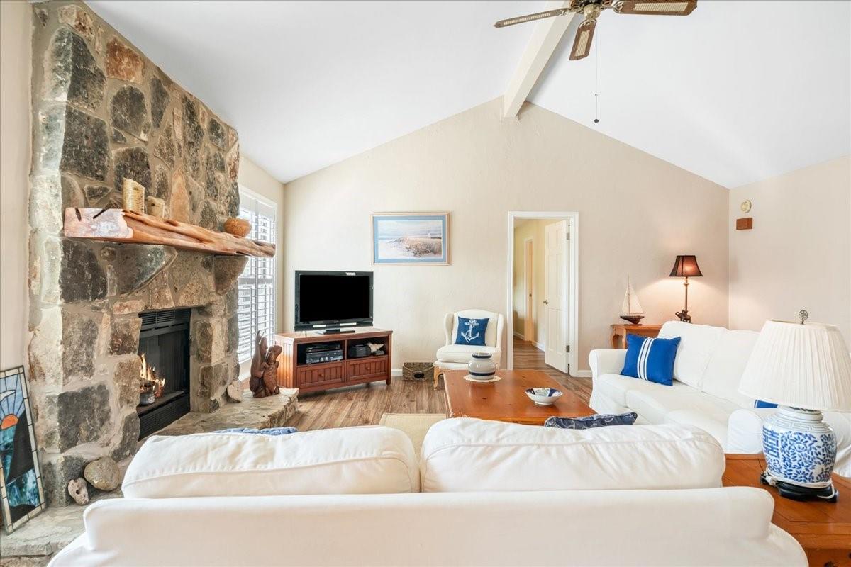 20 Saddle Rock Rdg, Wimberley, TX 78676