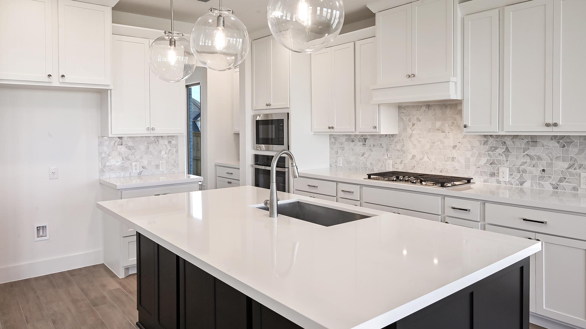 448 Bay Breeze Dr, Kyle, TX 78640