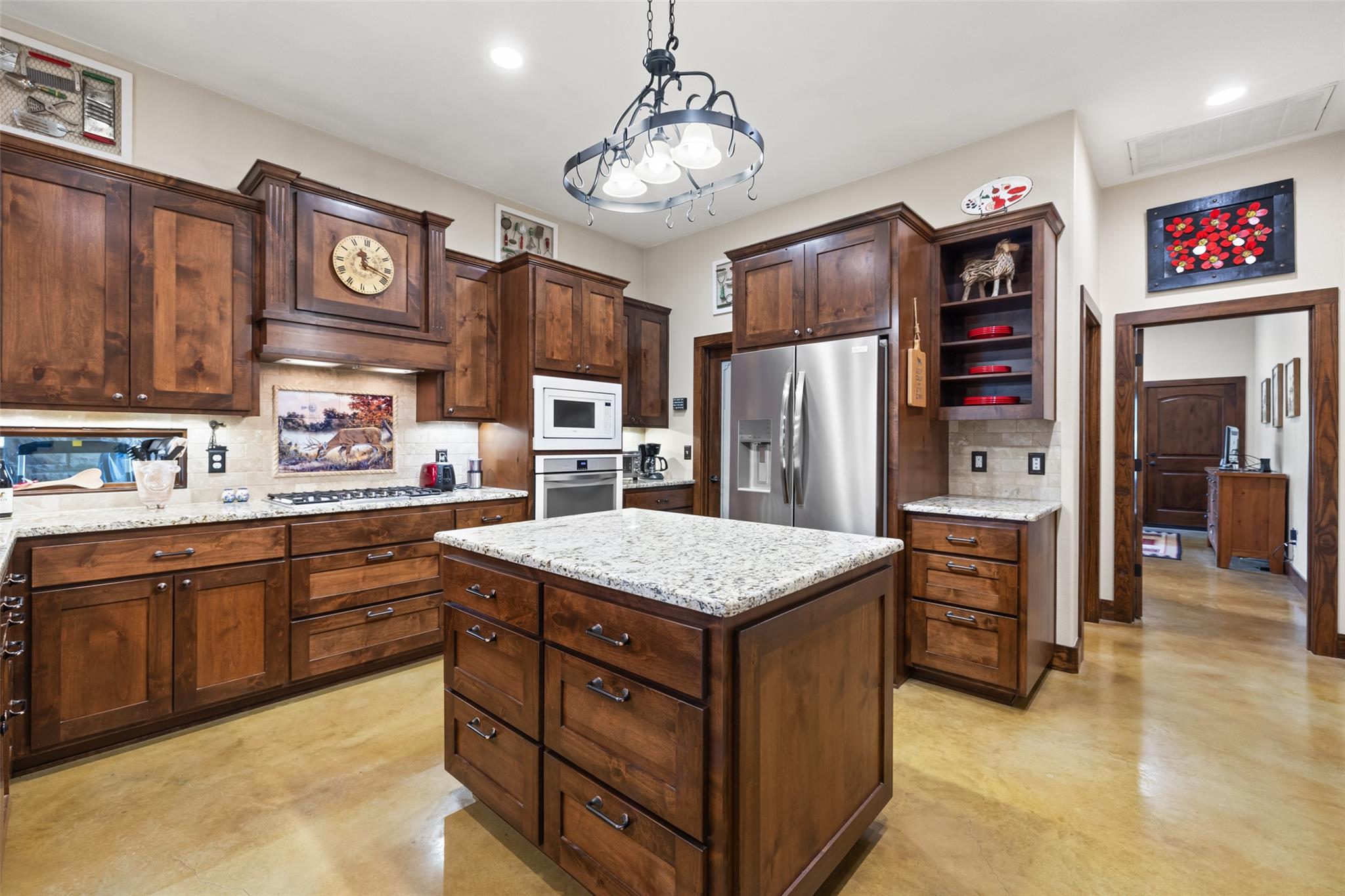 1241 Sandy Oaks Ranch Rd, Johnson City, TX 78636