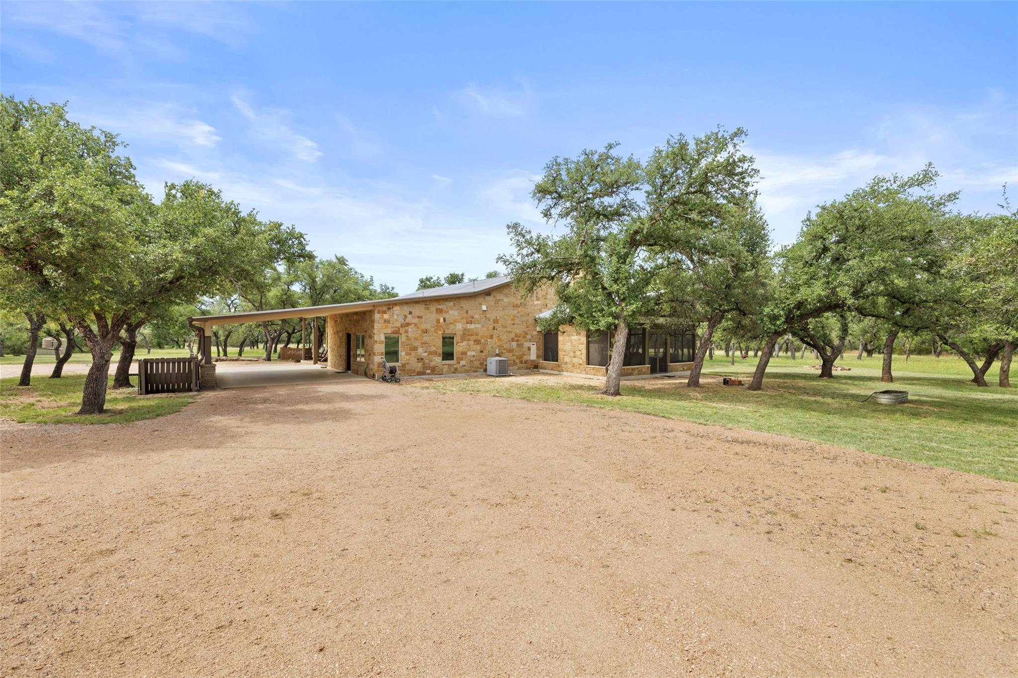 1241 Sandy Oaks Ranch Rd, Johnson City, TX 78636