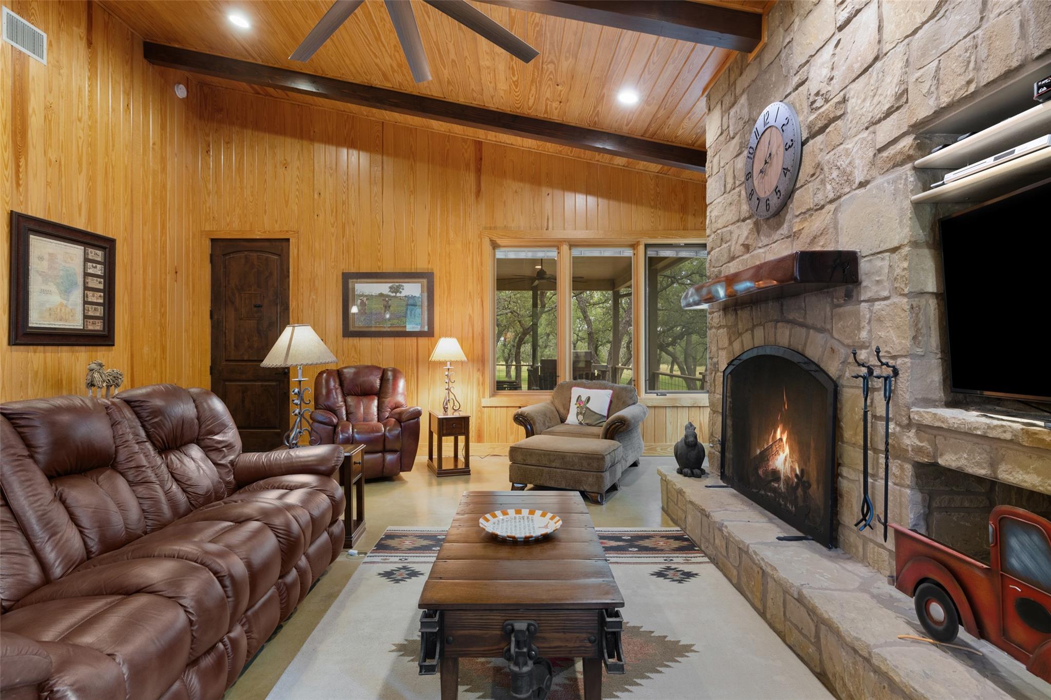 1241 Sandy Oaks Ranch Rd, Johnson City, TX 78636