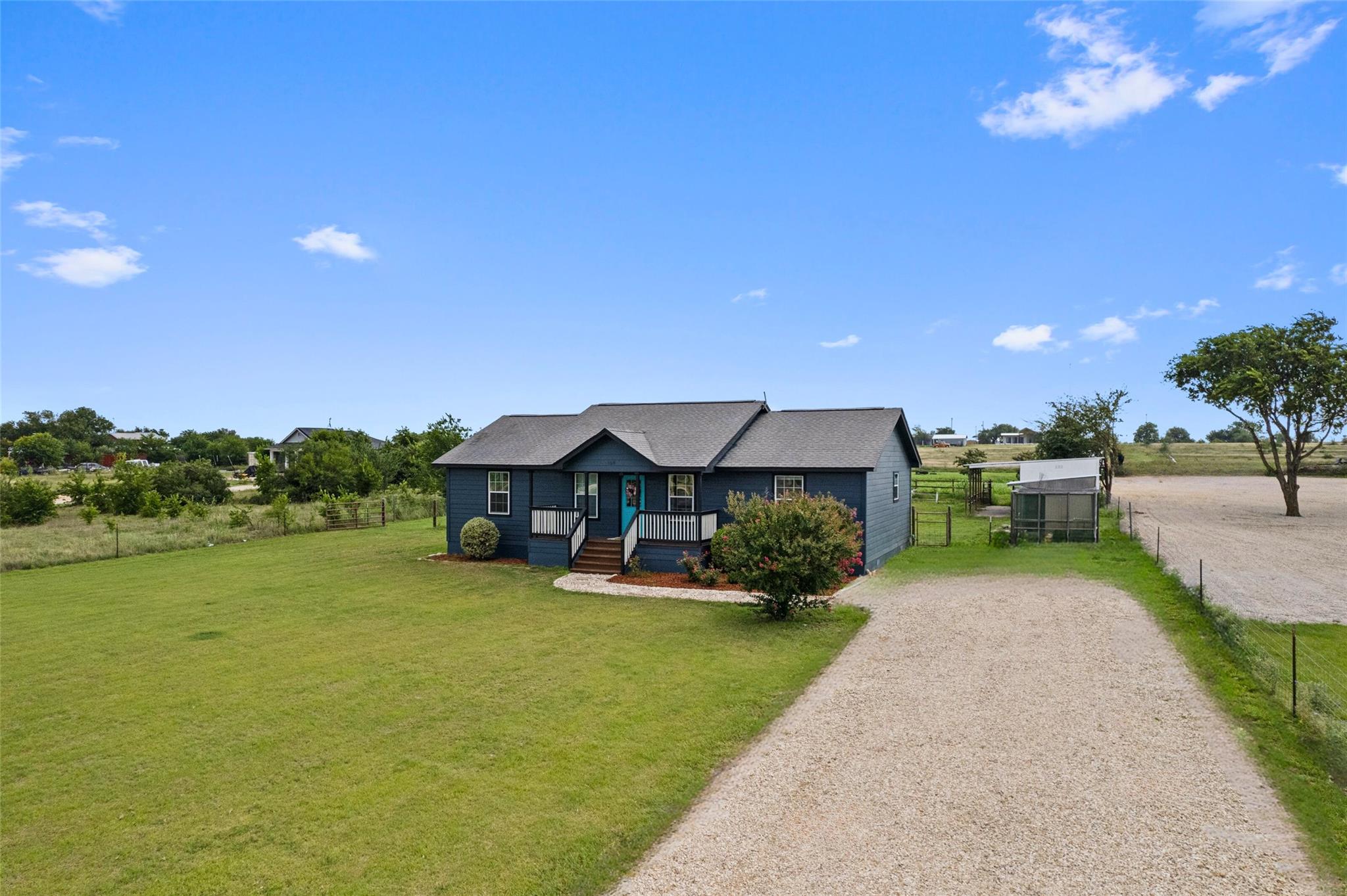 150 Evangeline Ln, Hutto, TX 78634