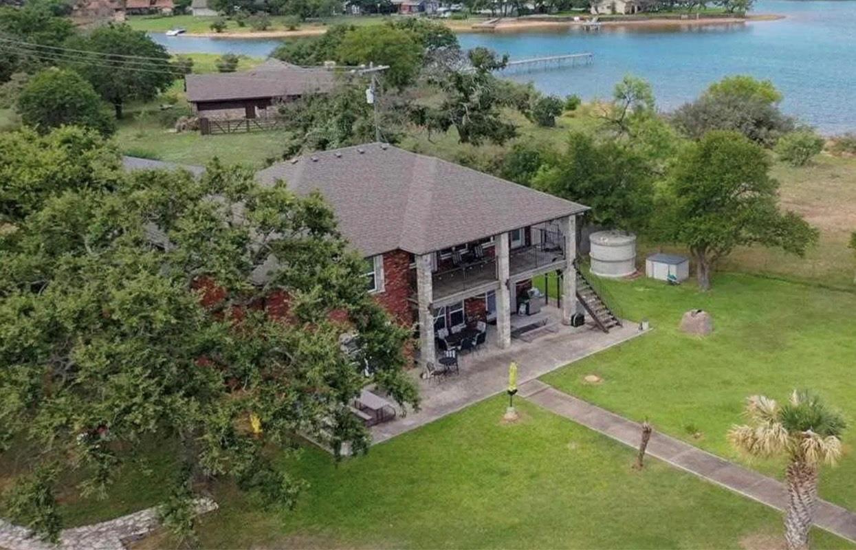 210 Lariat Lane, Burnet, TX 78611