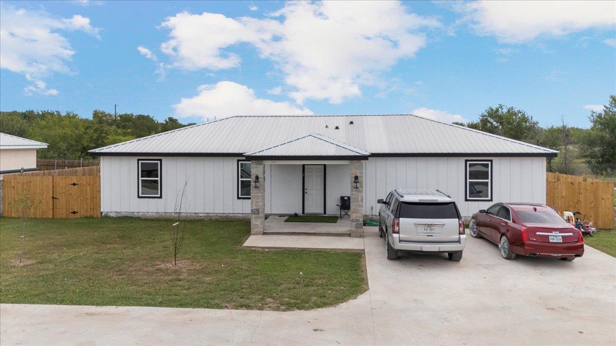 9231 Williamson Rd, Buda, TX 78610