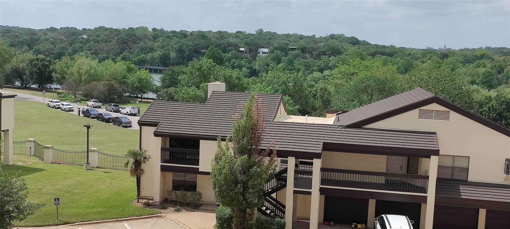 40 N Interstate 35 Highway # 4A4, Austin, TX 78701