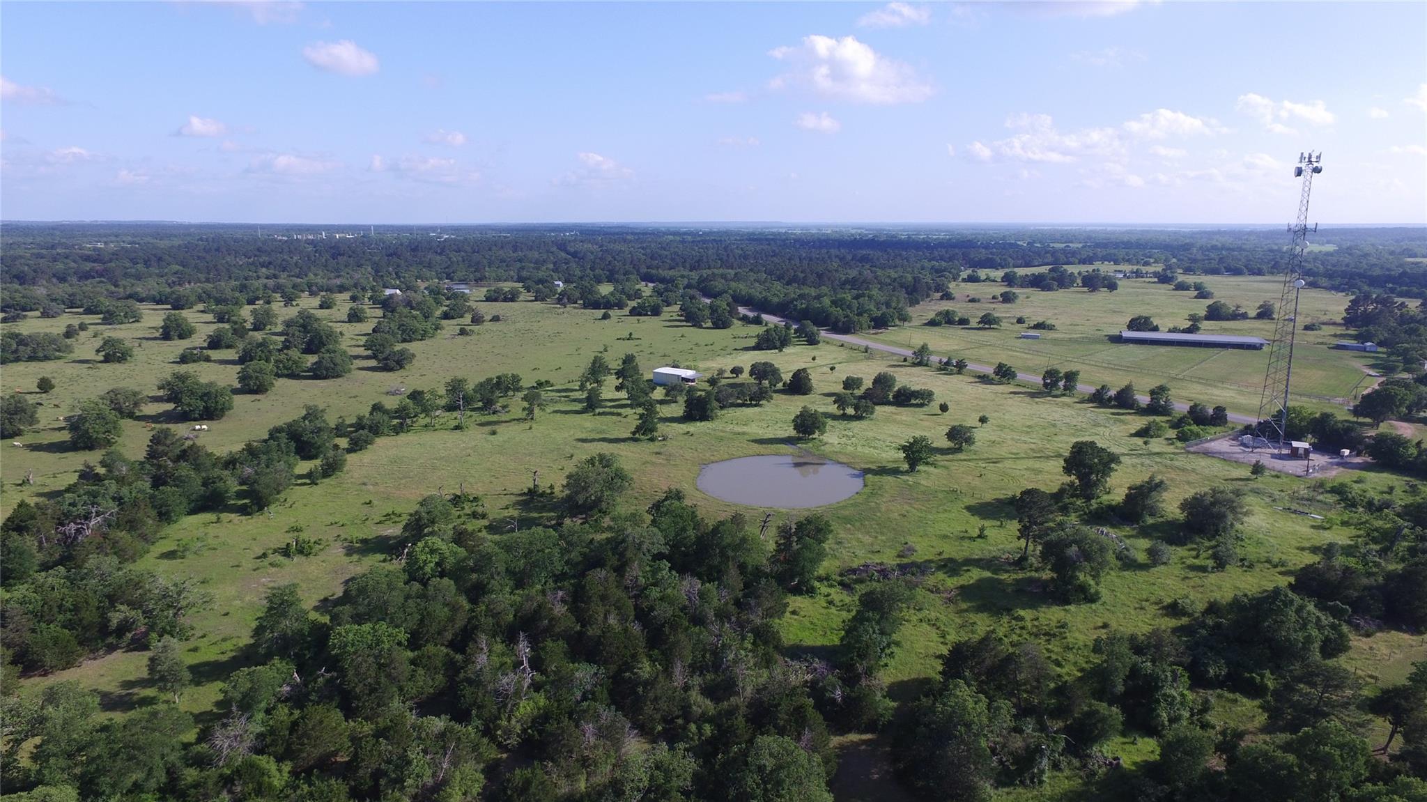 8616 N Us Hwy 77 Highway, La Grange, TX 78945