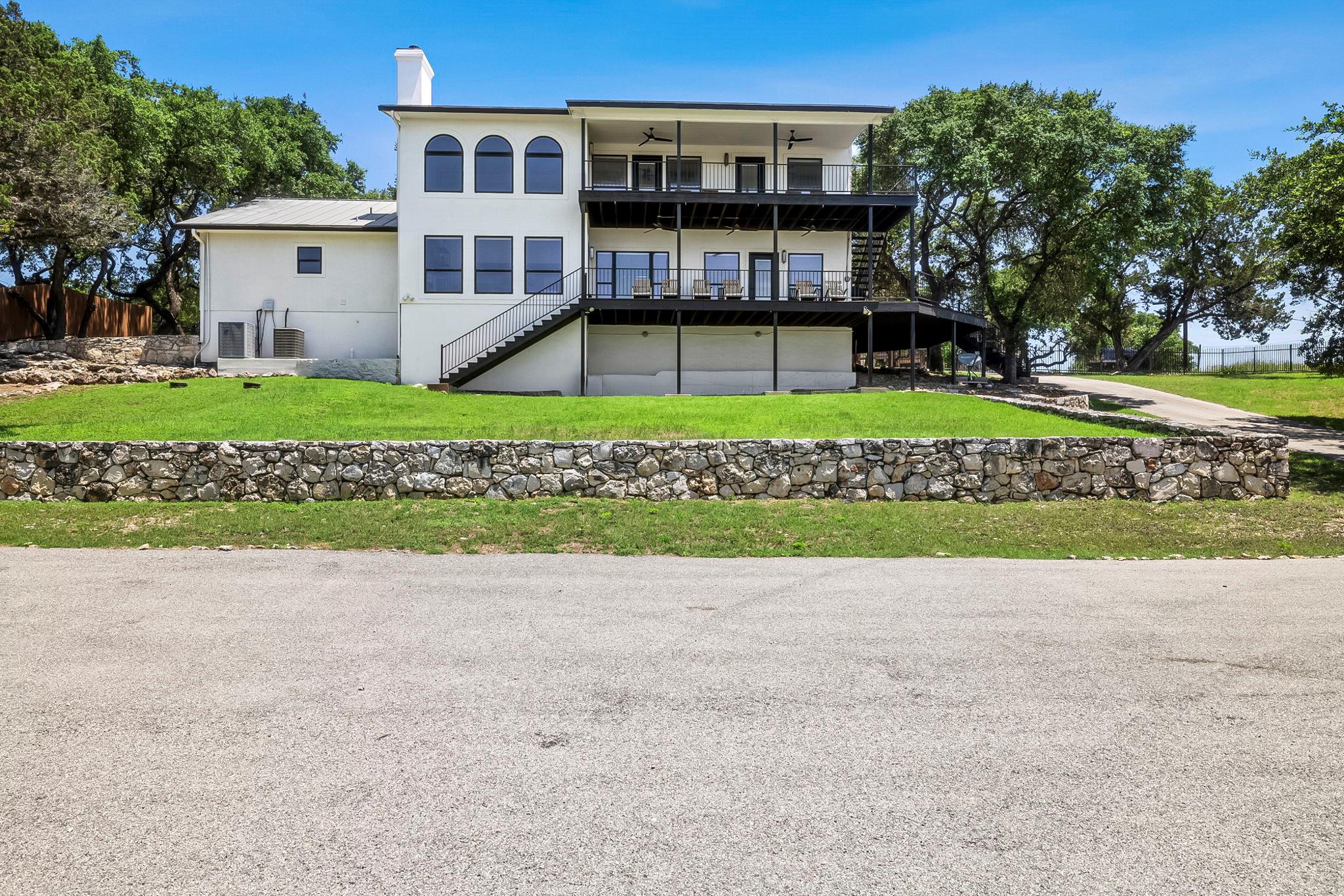 1242 Stagecoach Dr, Canyon Lake, TX 78133