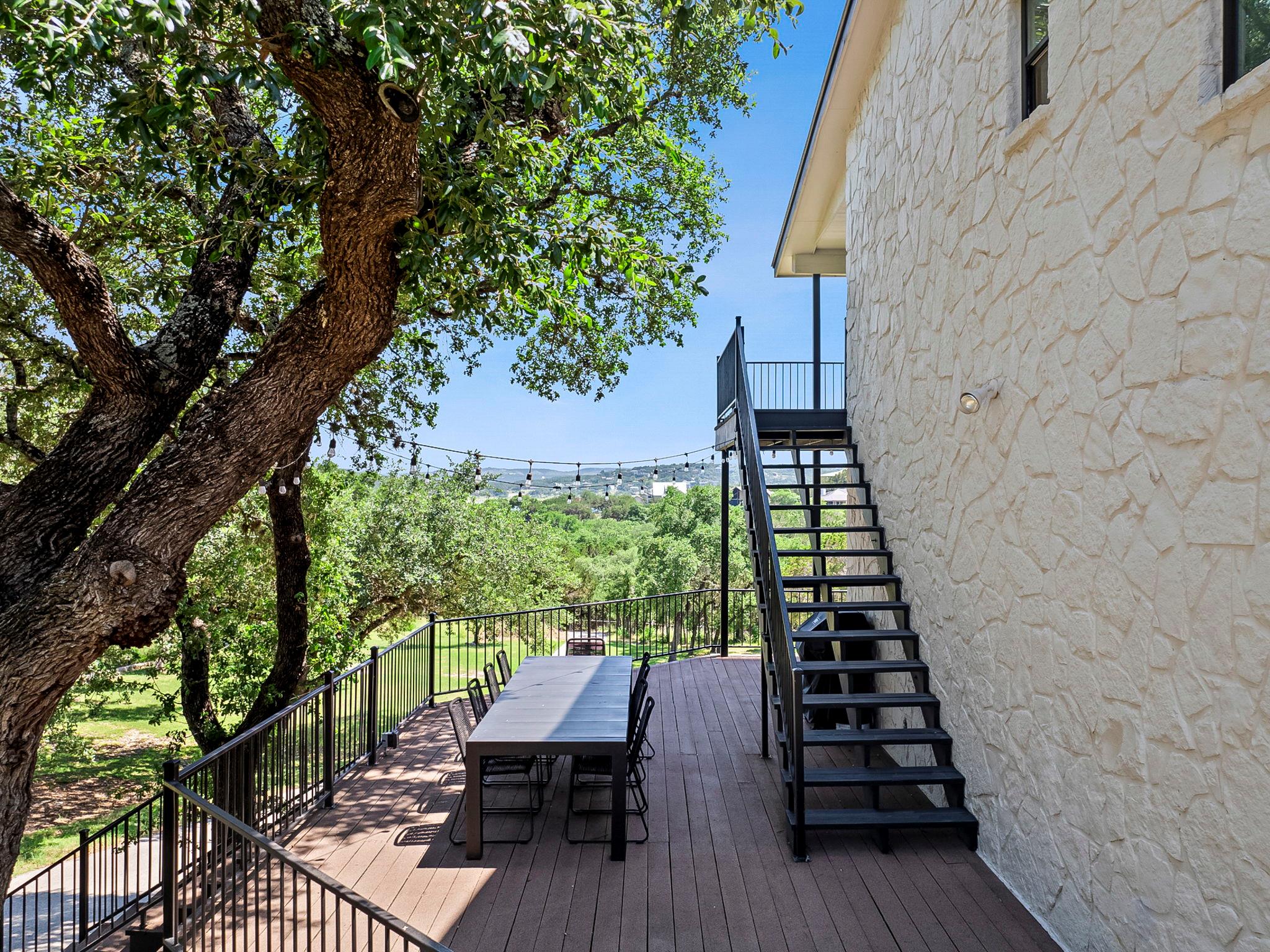 1242 Stagecoach Dr, Canyon Lake, TX 78133