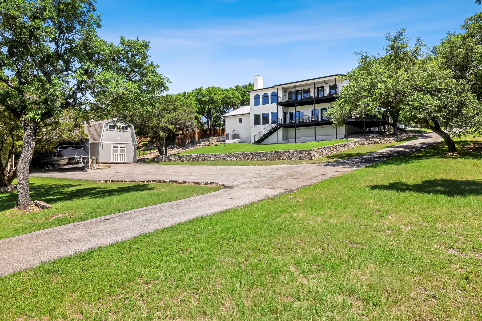 1242 Stagecoach Dr, Canyon Lake, TX 78133