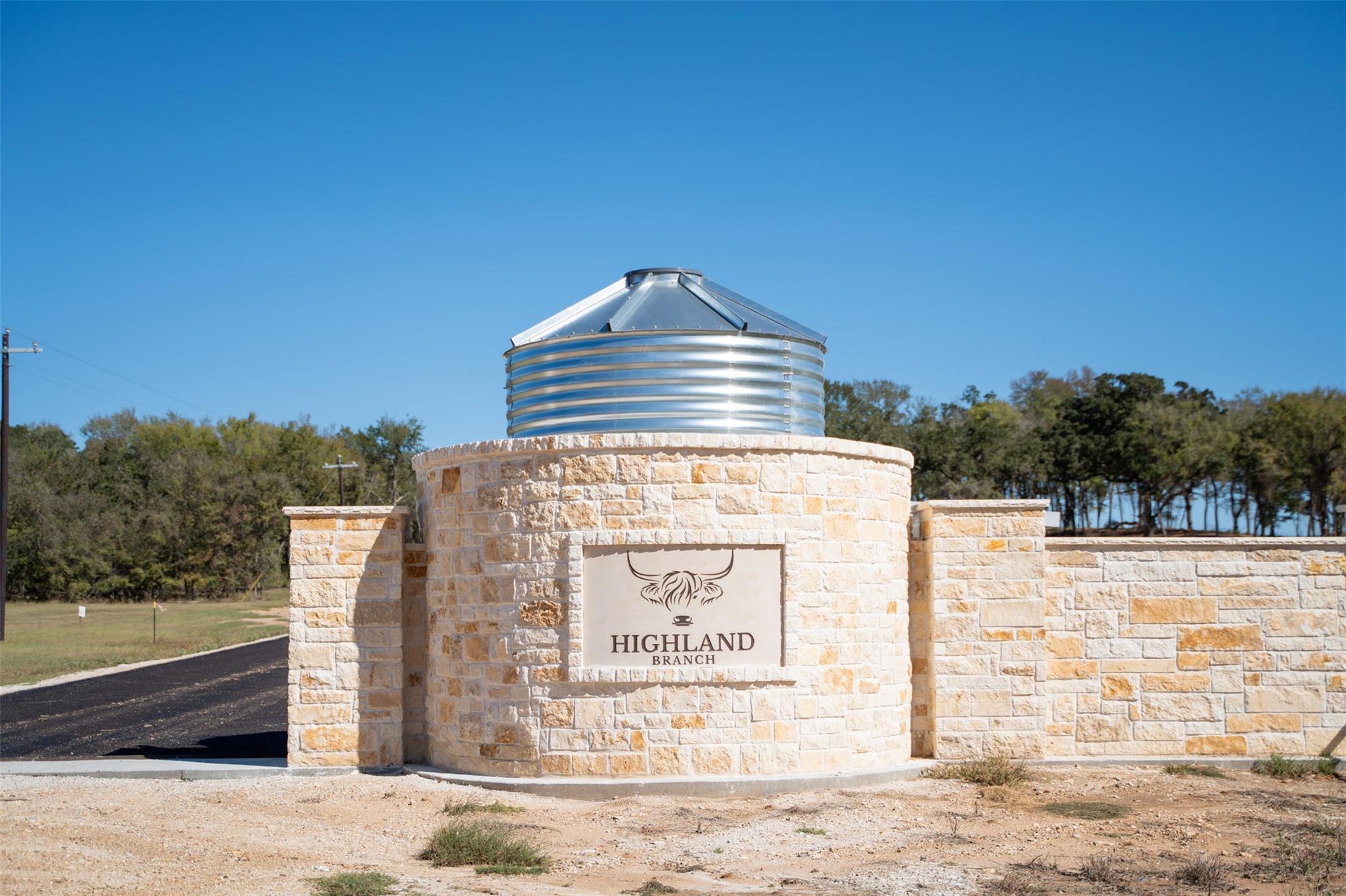 204 Little Branch Ln, Cameron, TX 76520