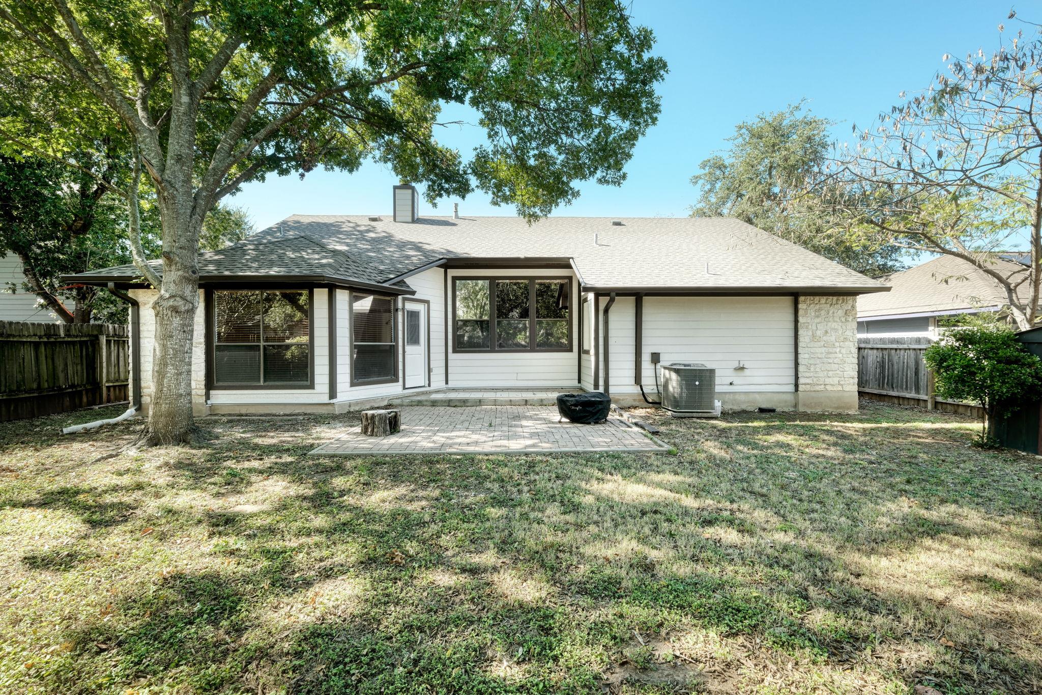 1810 Parkwood Dr, Leander, TX 78641