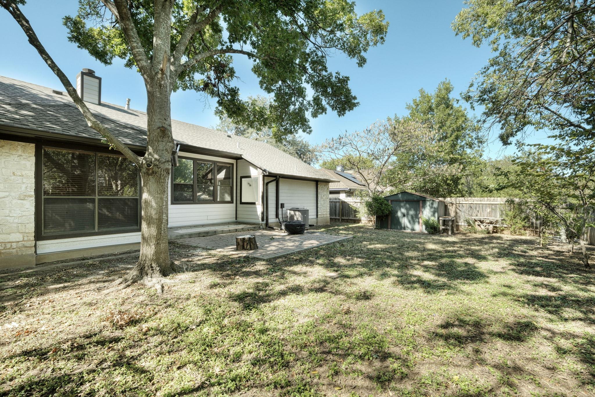 1810 Parkwood Dr, Leander, TX 78641