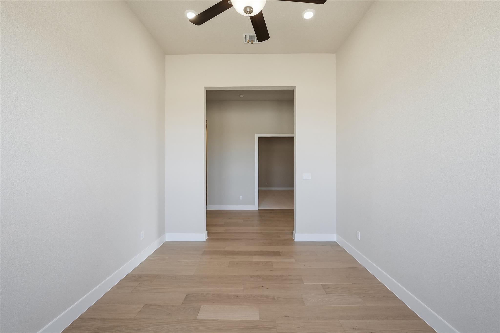 1209 Doelling Dr, Florence, TX 76527