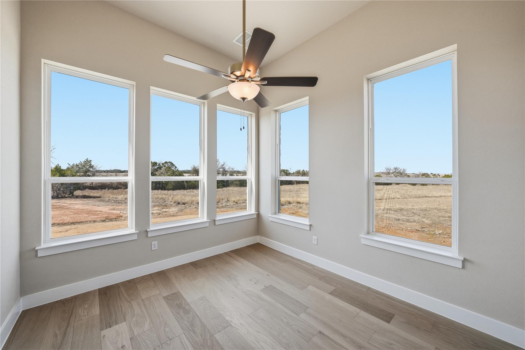1209 Doelling Dr, Florence, TX 76527