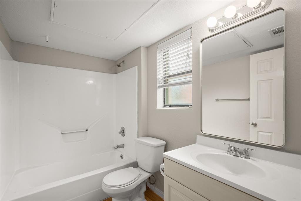 1013 W 23rd St # 104, Austin, TX 78705