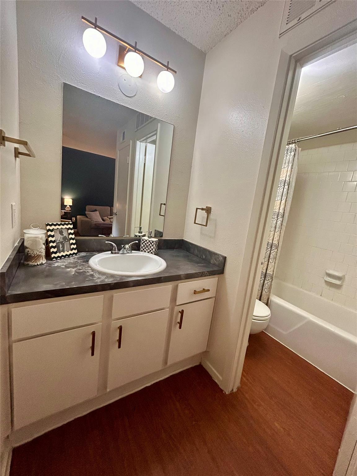 4209 Avenue B # 103, Austin, TX 78751