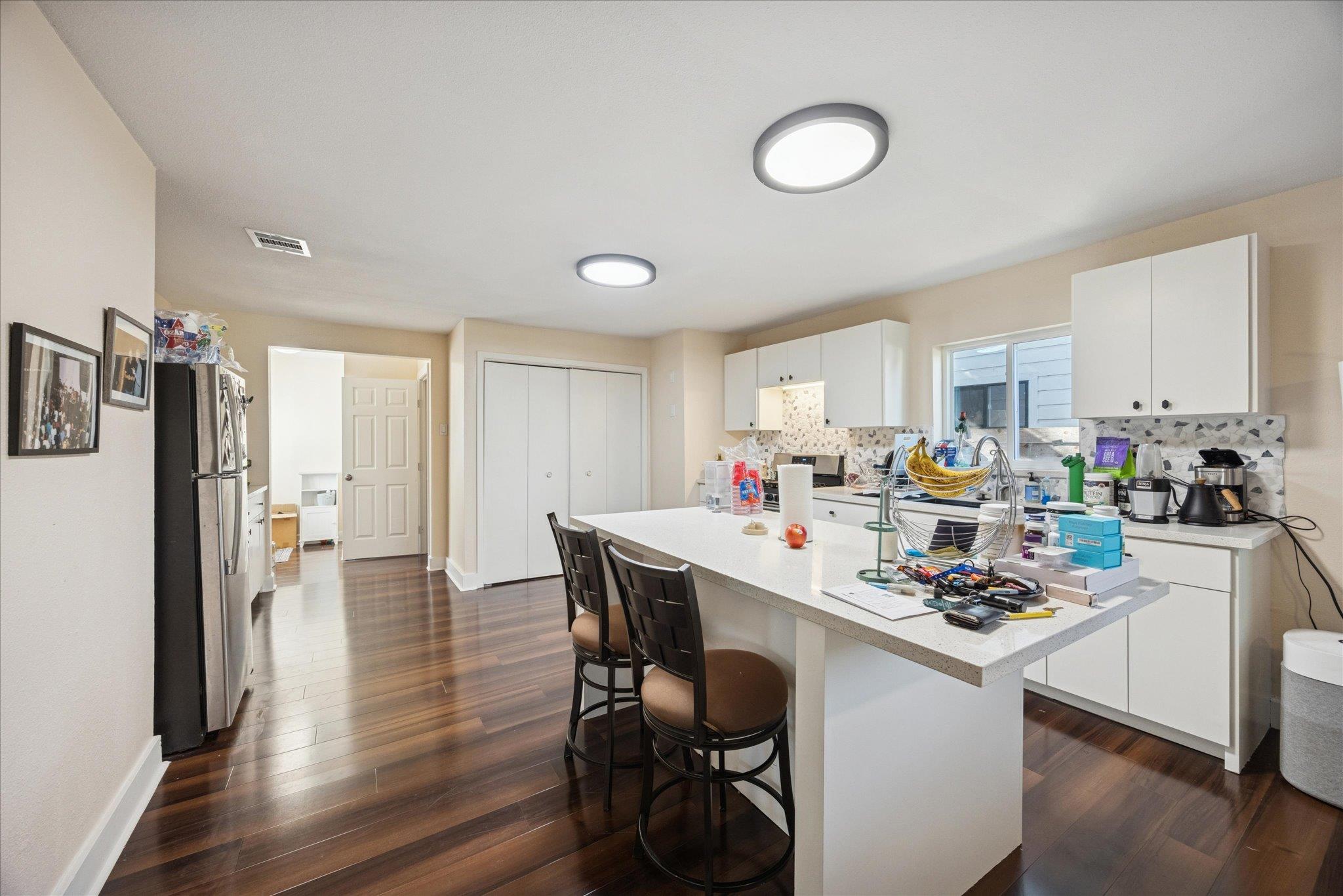 907 E 53rd St, Austin, TX 78751
