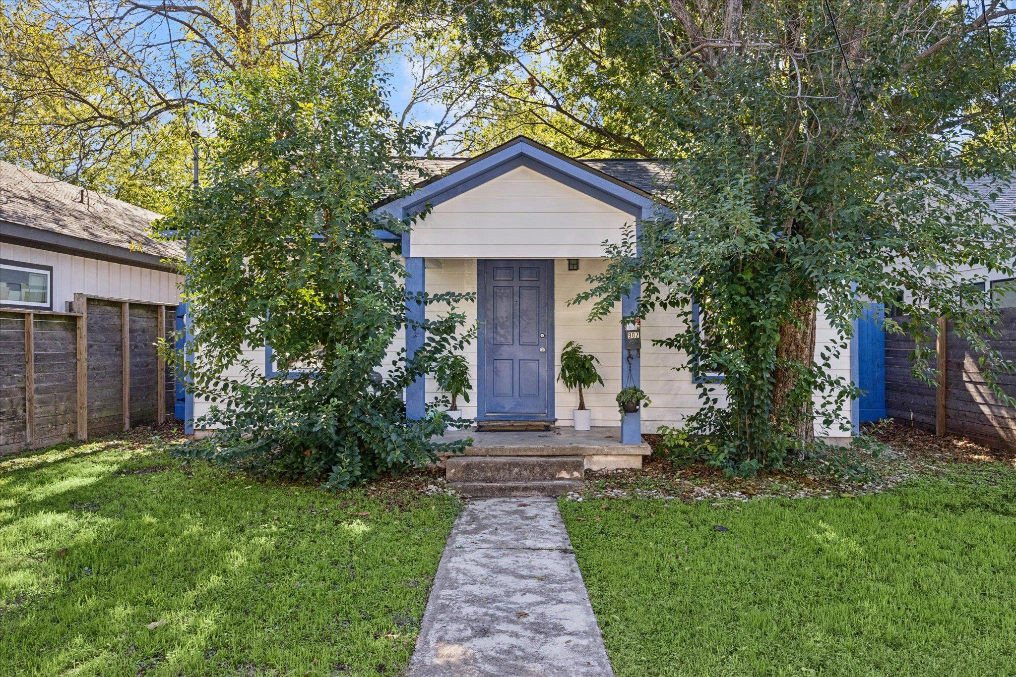907 E 53rd St, Austin, TX 78751