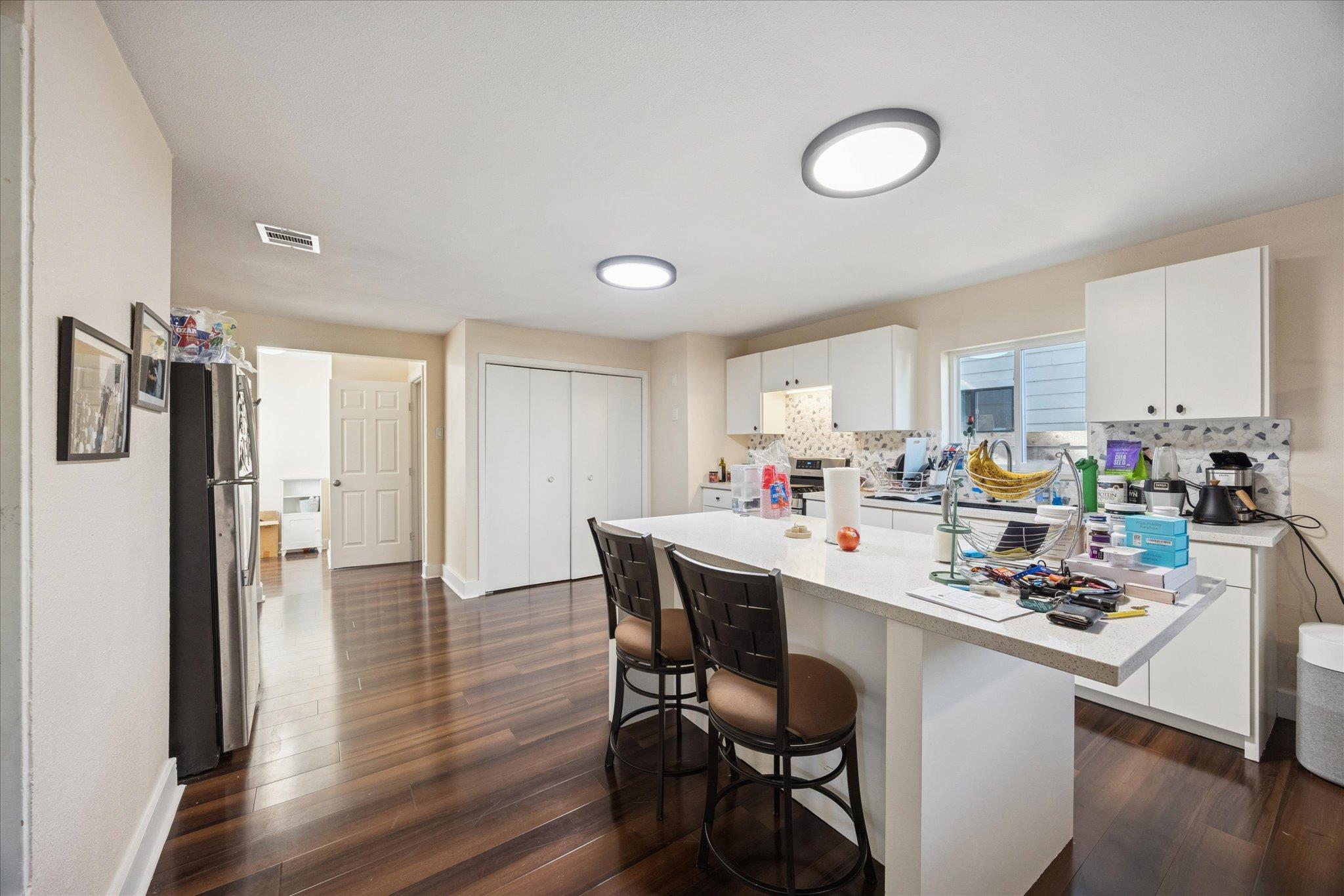 907 E 53rd St, Austin, TX 78751
