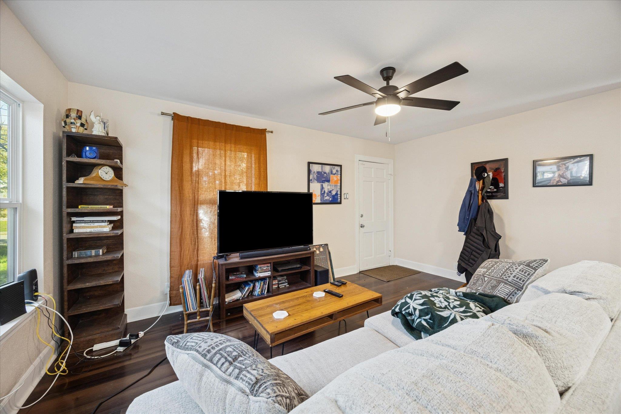 907 E 53rd St, Austin, TX 78751