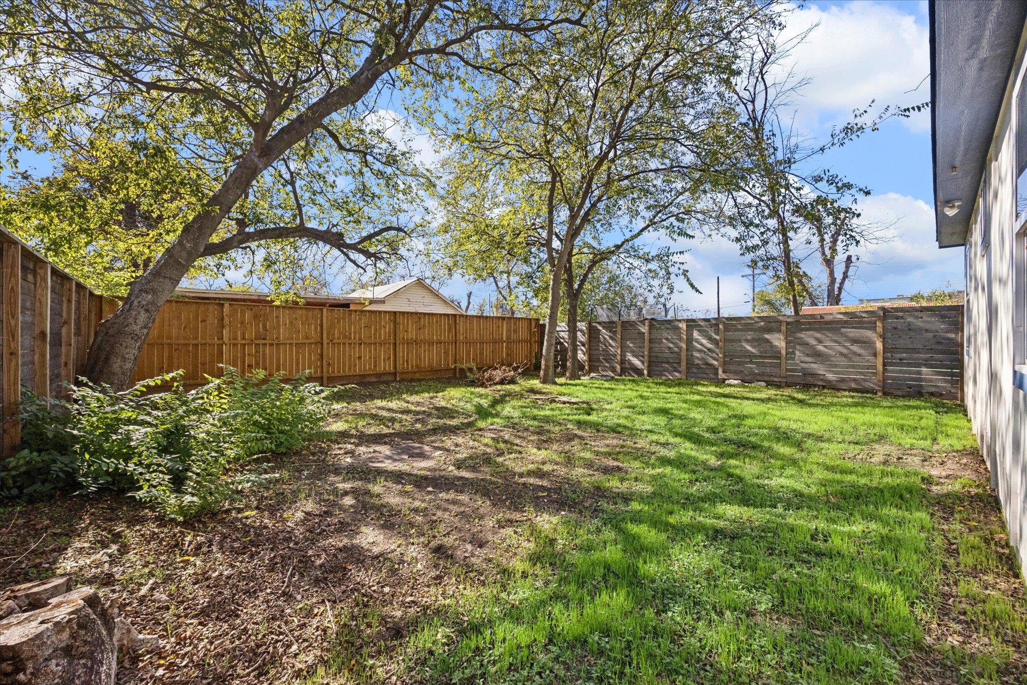 907 E 53rd St, Austin, TX 78751
