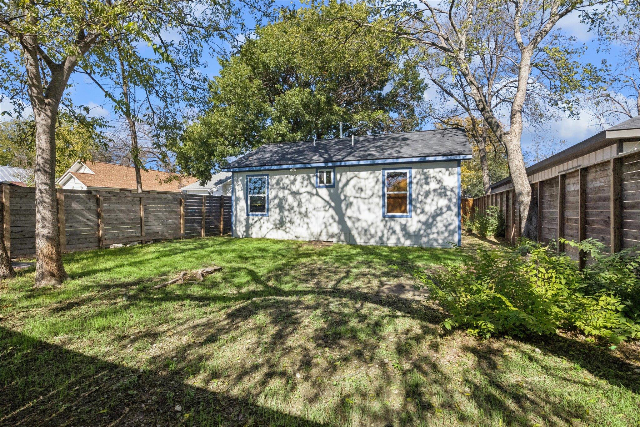 907 E 53rd St, Austin, TX 78751