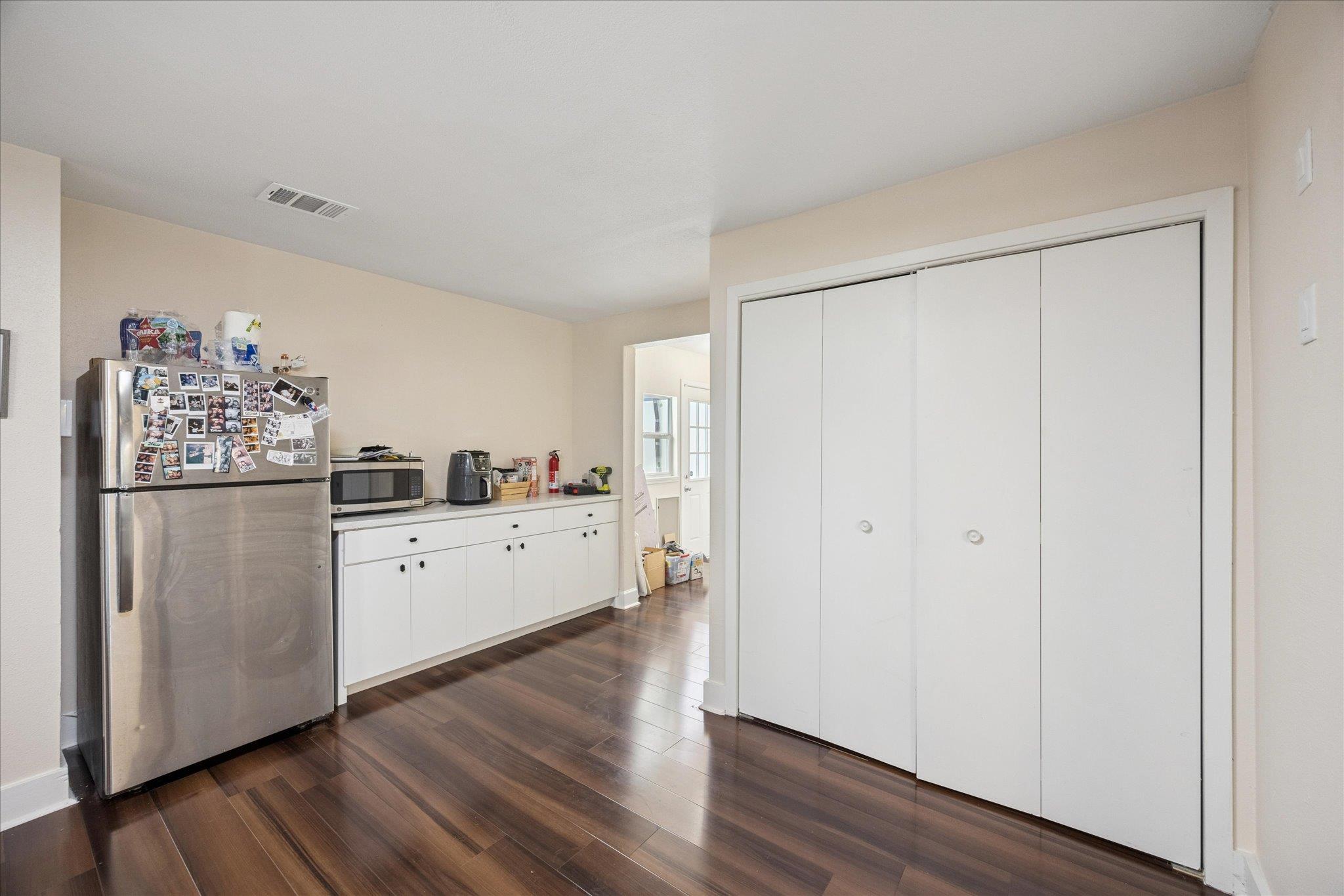 907 E 53rd St, Austin, TX 78751
