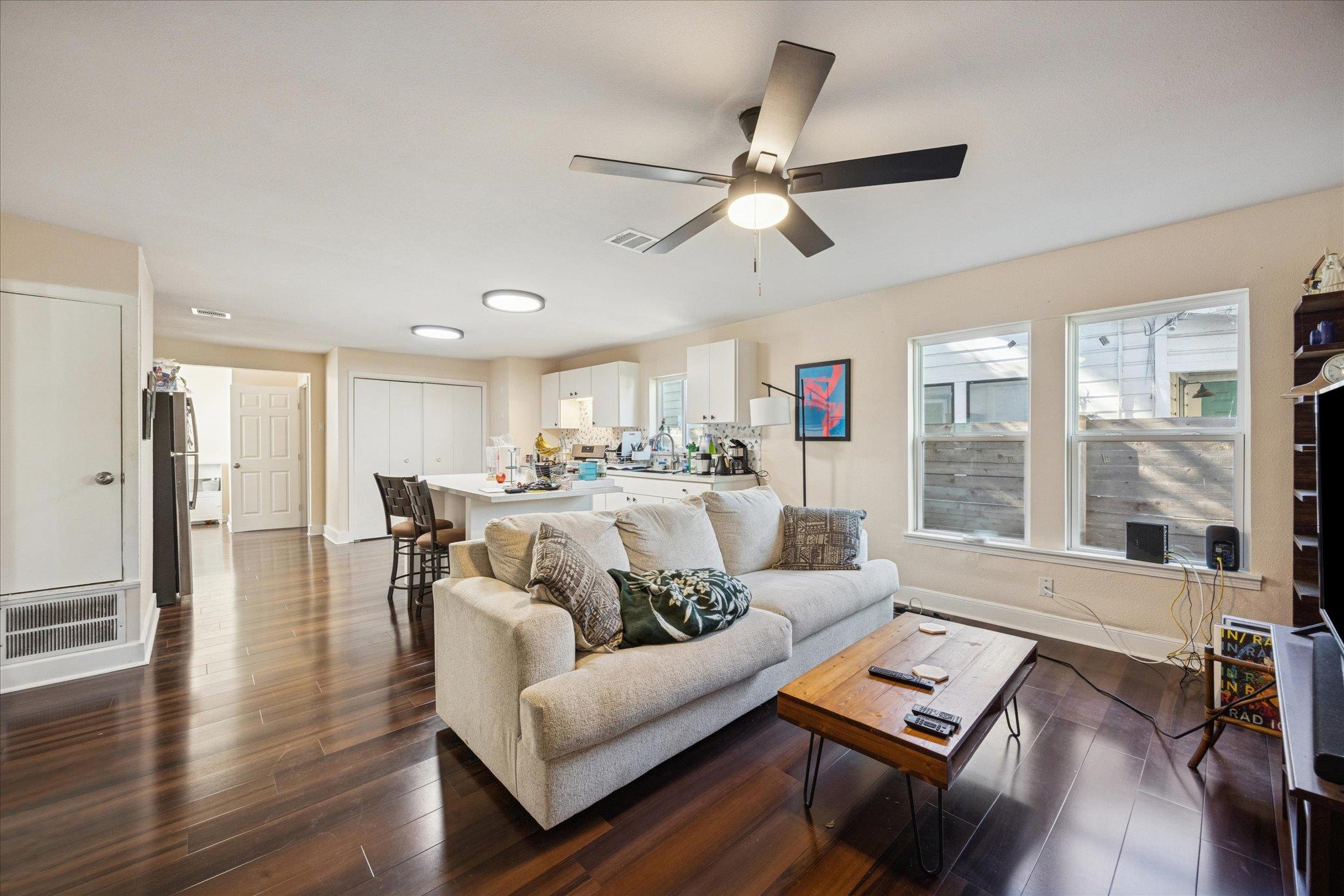 907 E 53rd St, Austin, TX 78751