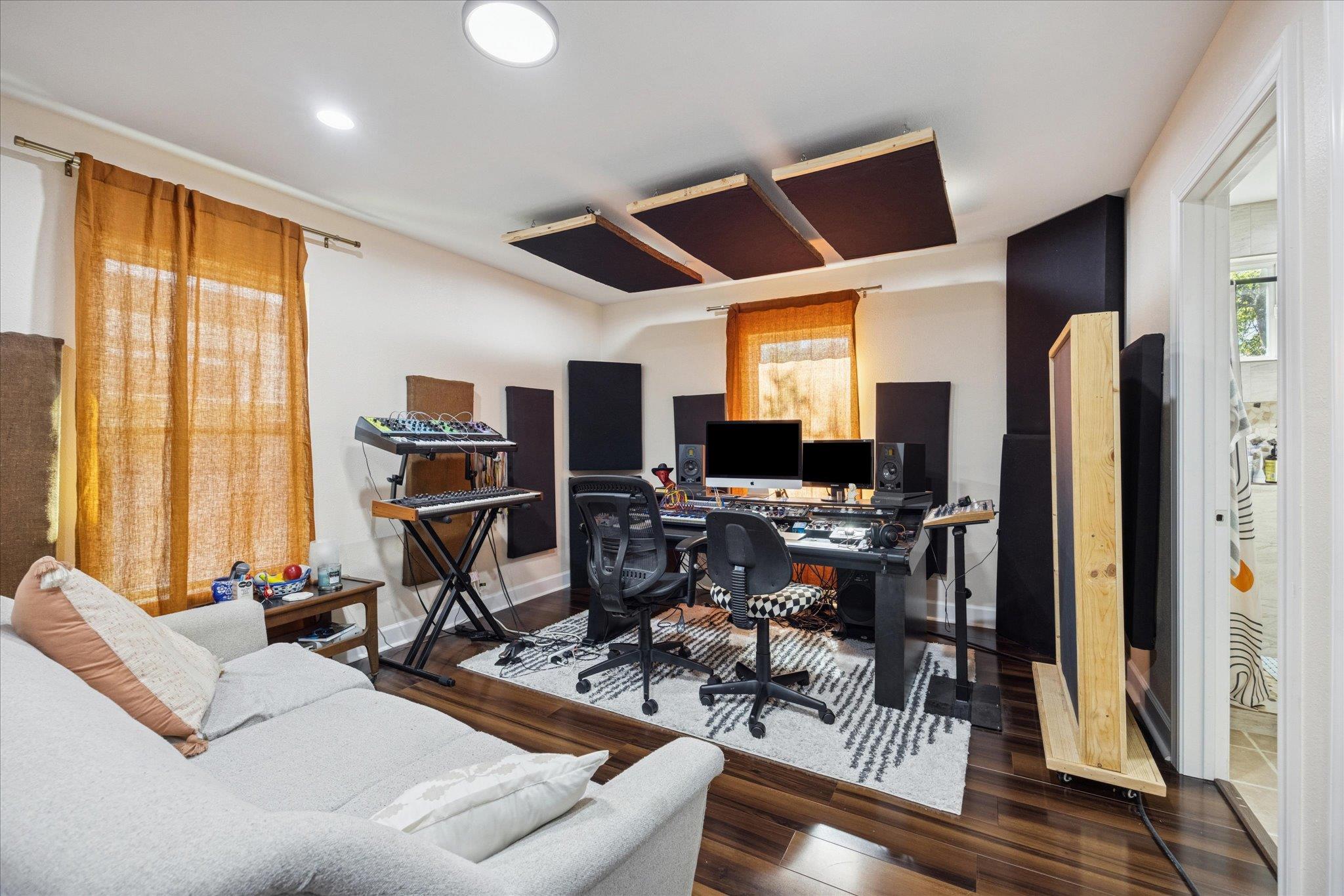 907 E 53rd St, Austin, TX 78751