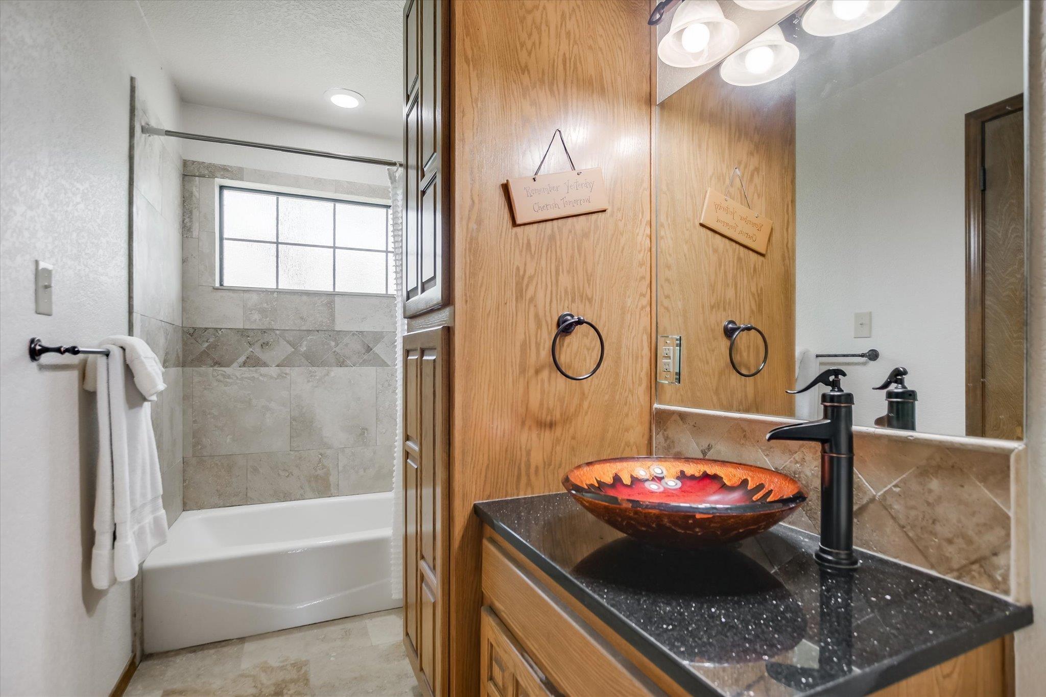 603 Sun Ray, Horseshoe Bay, TX 78657