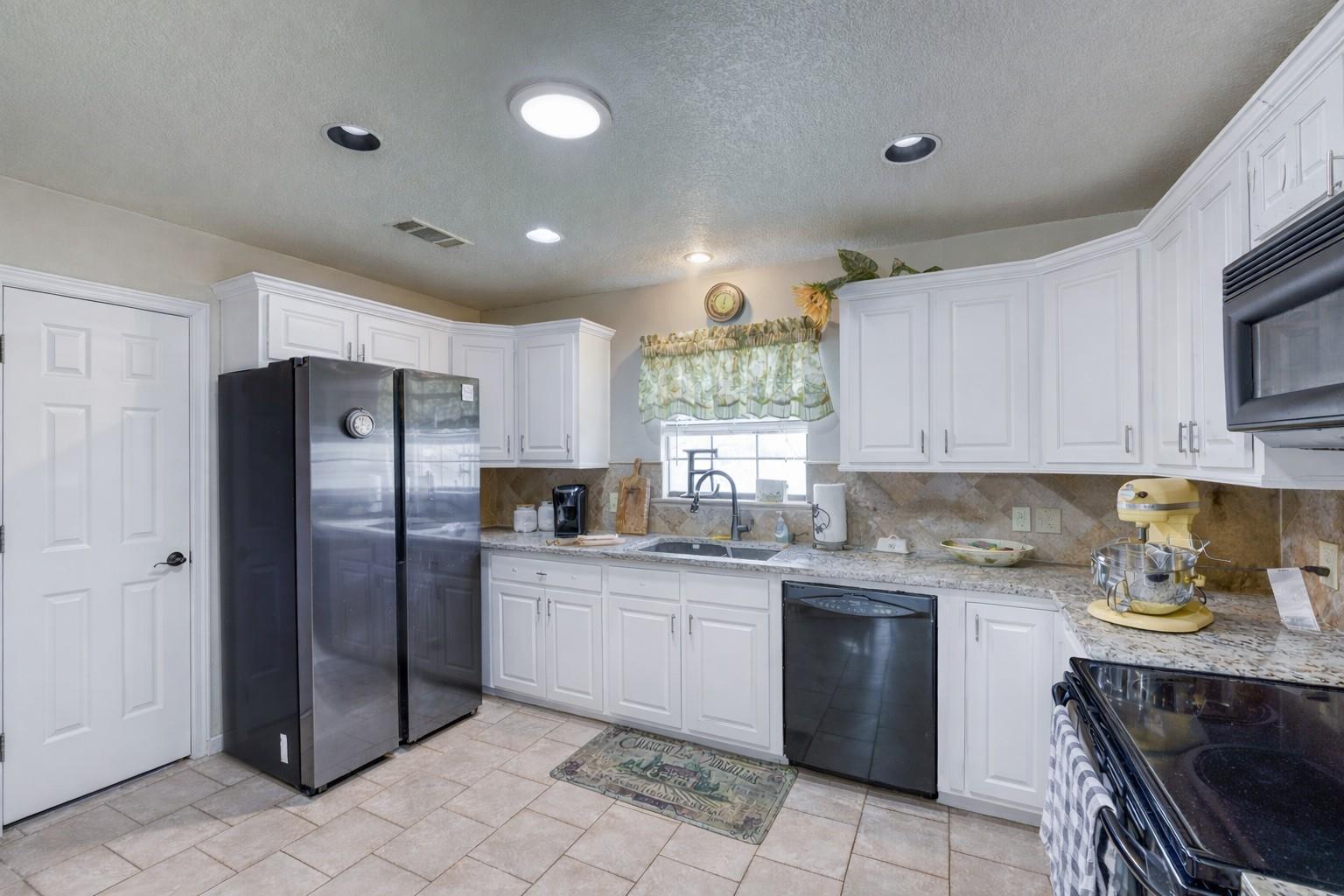 603 Sun Ray, Horseshoe Bay, TX 78657