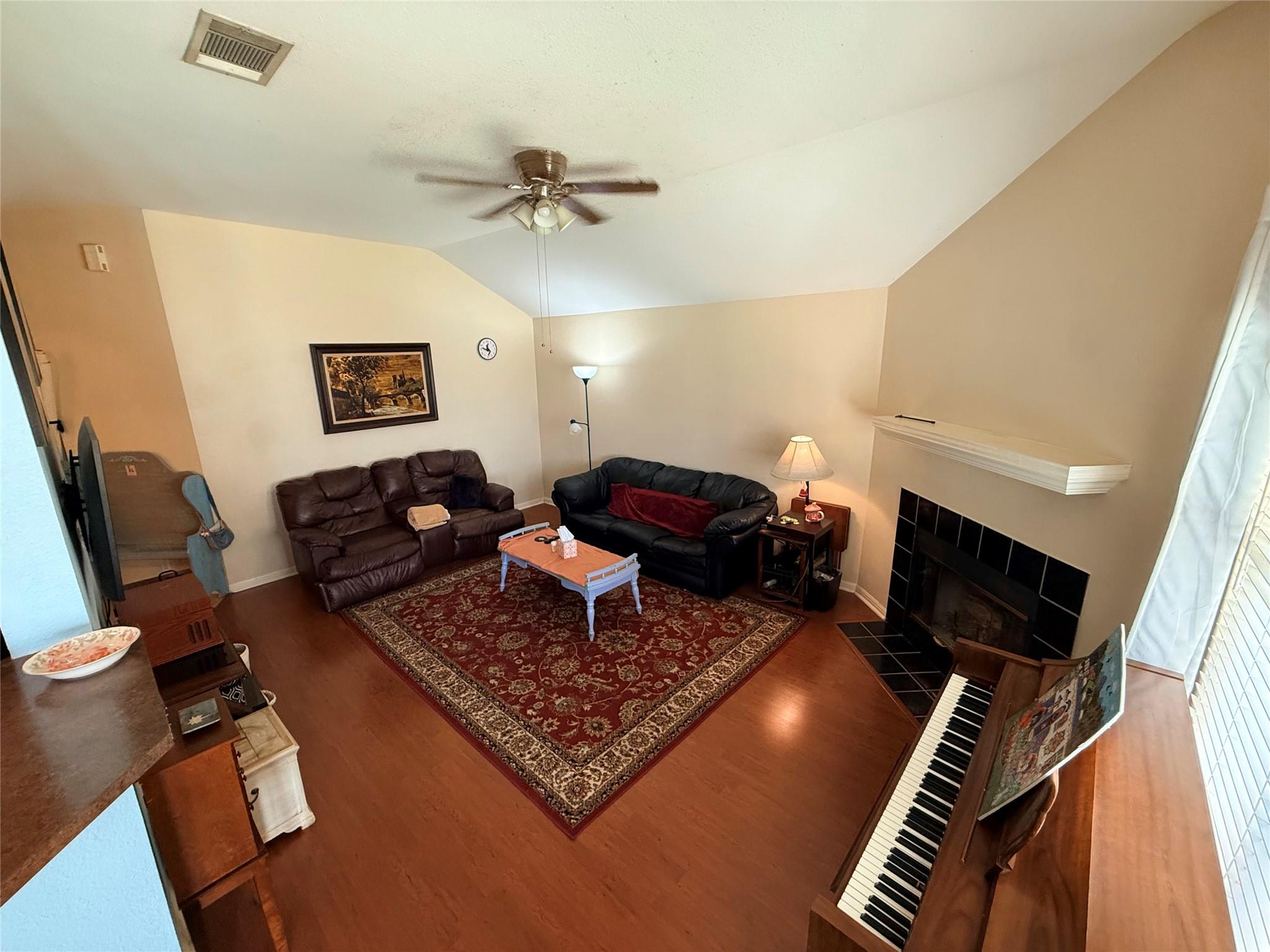 411 Estate Dr, Hutto, TX 78634