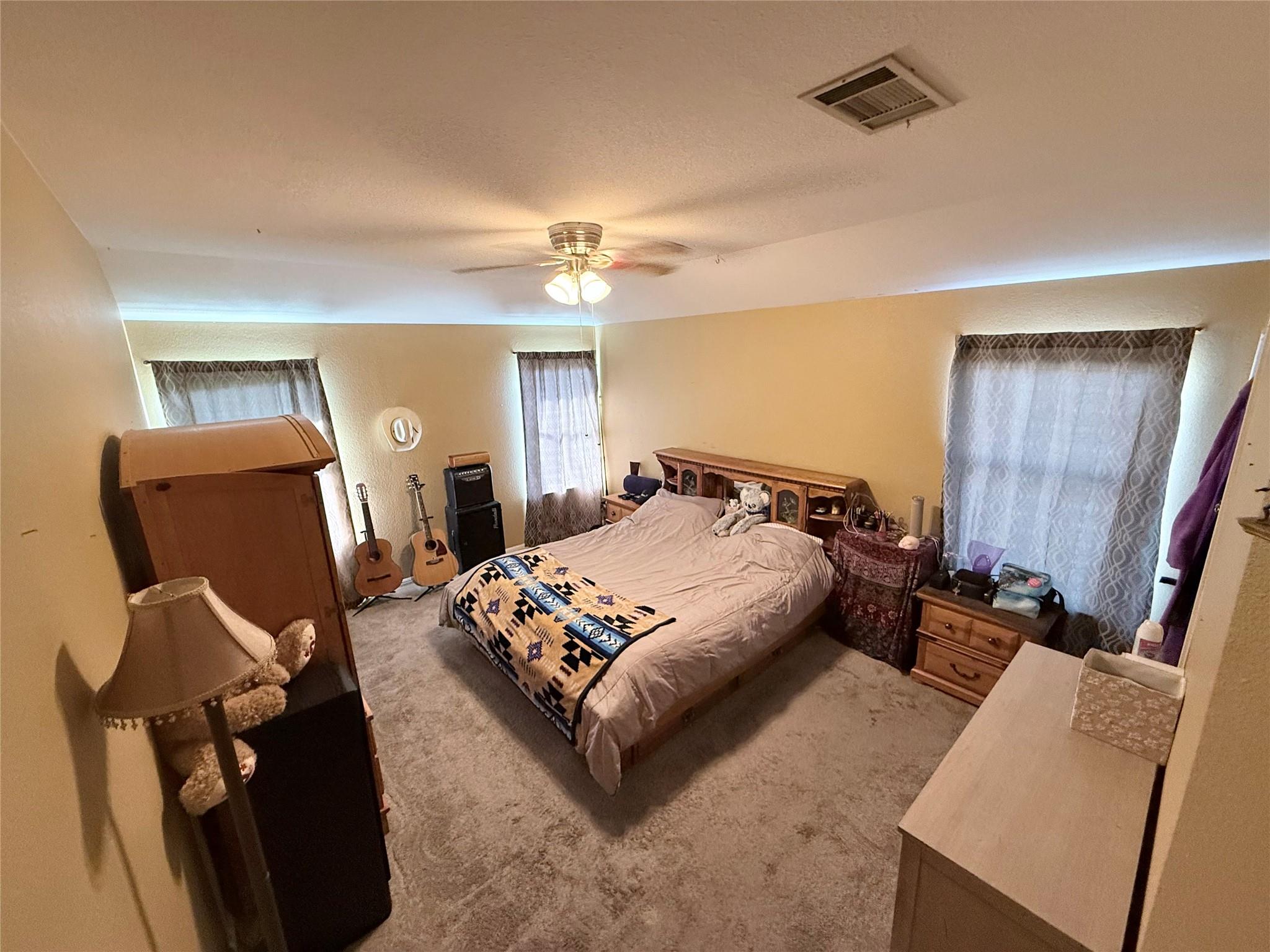 411 Estate Dr, Hutto, TX 78634