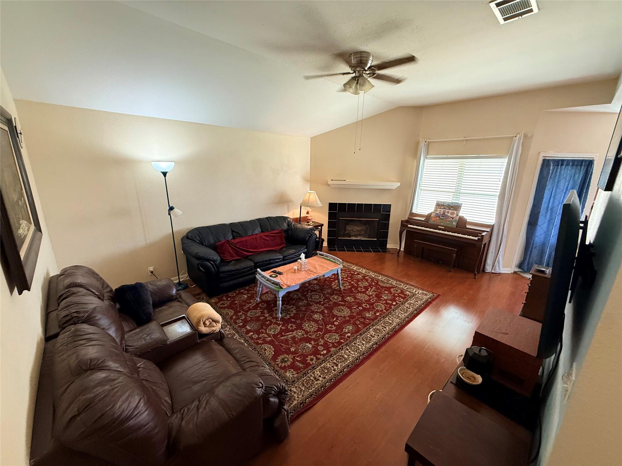 411 Estate Dr, Hutto, TX 78634