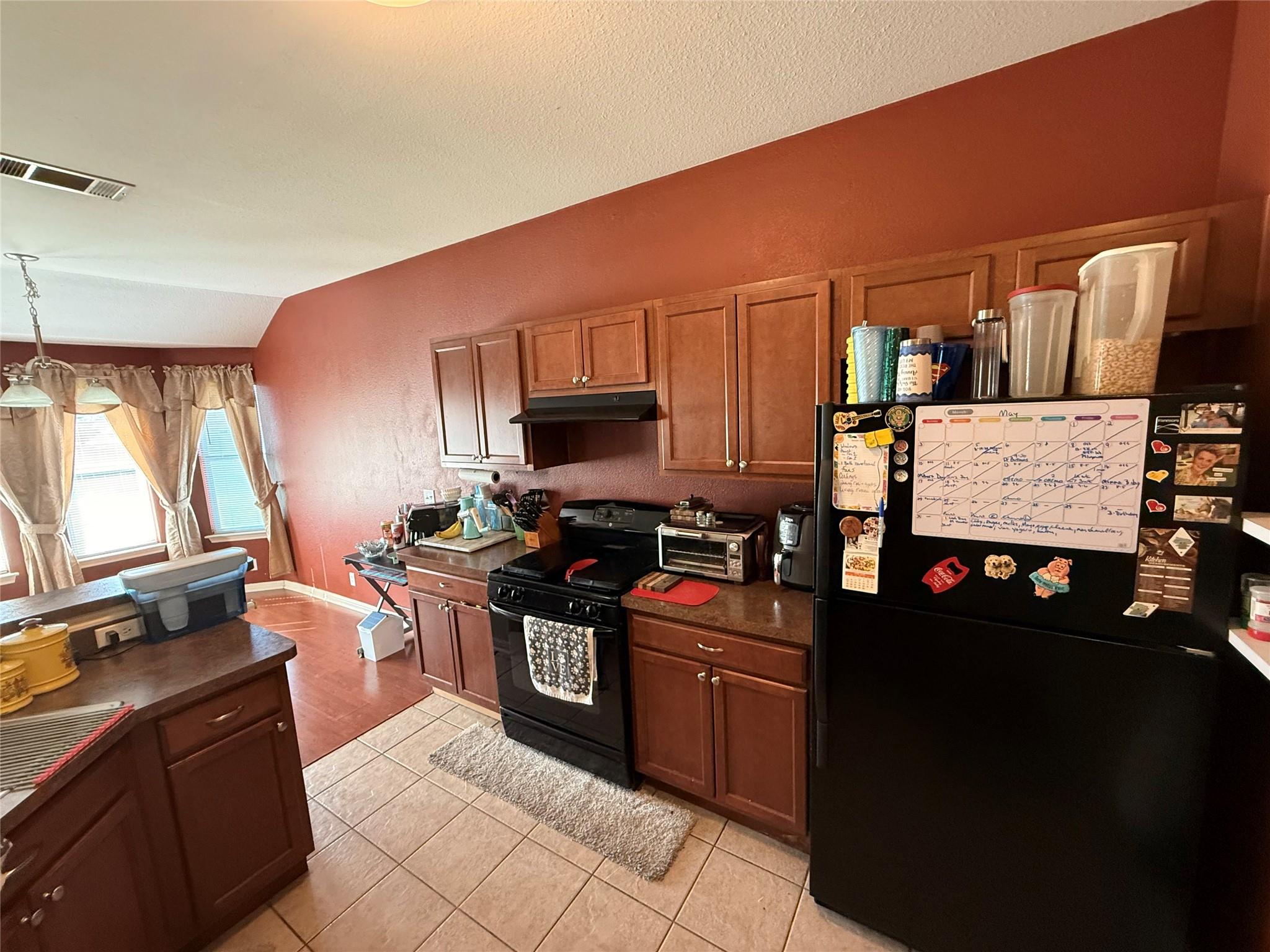 411 Estate Dr, Hutto, TX 78634