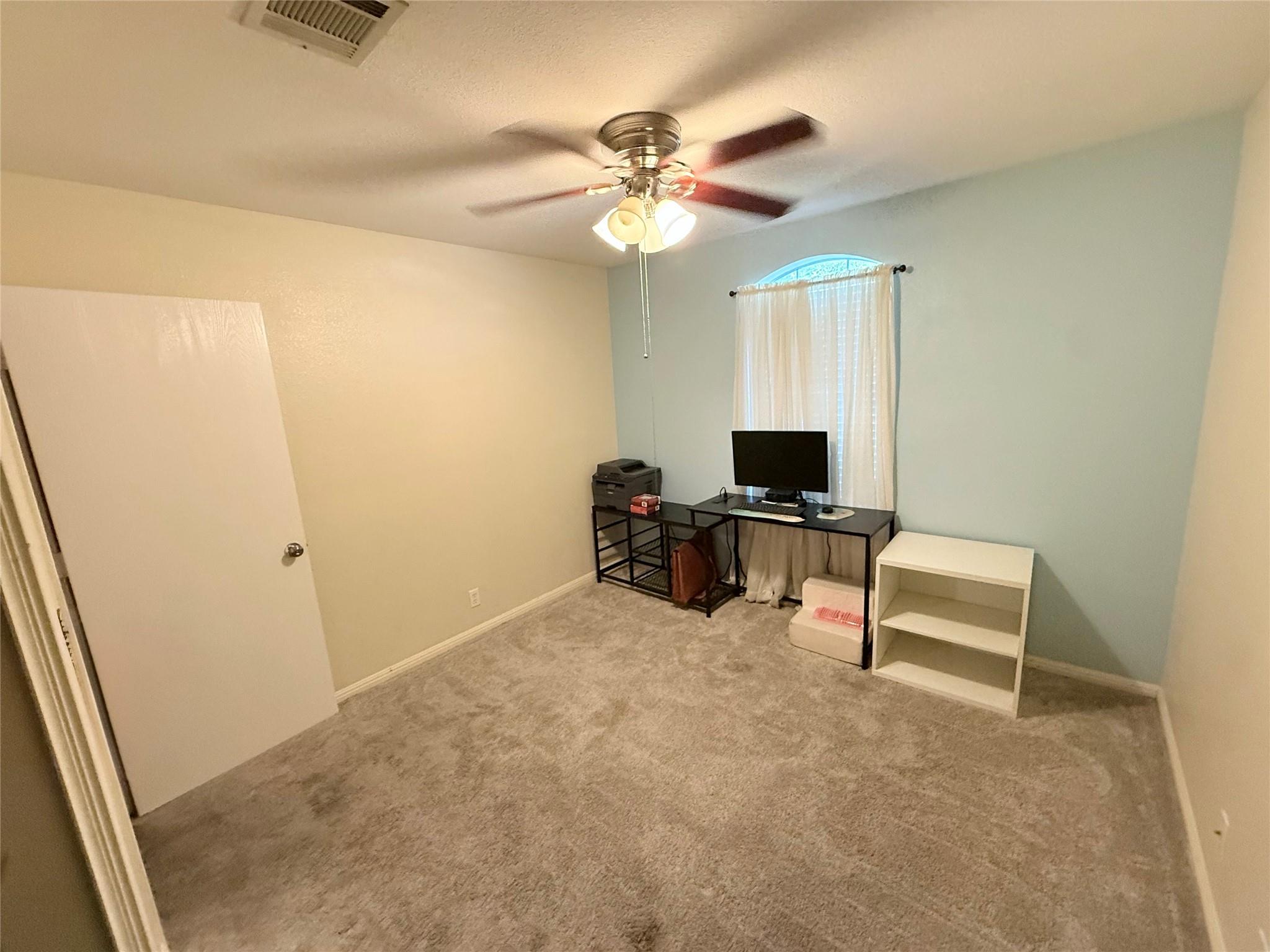 411 Estate Dr, Hutto, TX 78634