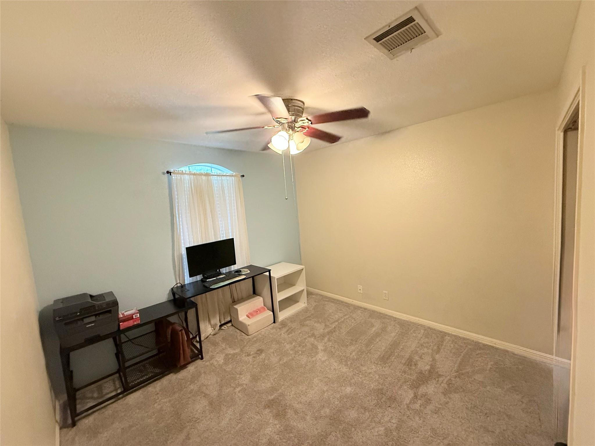 411 Estate Dr, Hutto, TX 78634