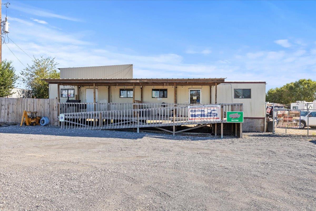 1163 FM 78, Marion, TX 78124