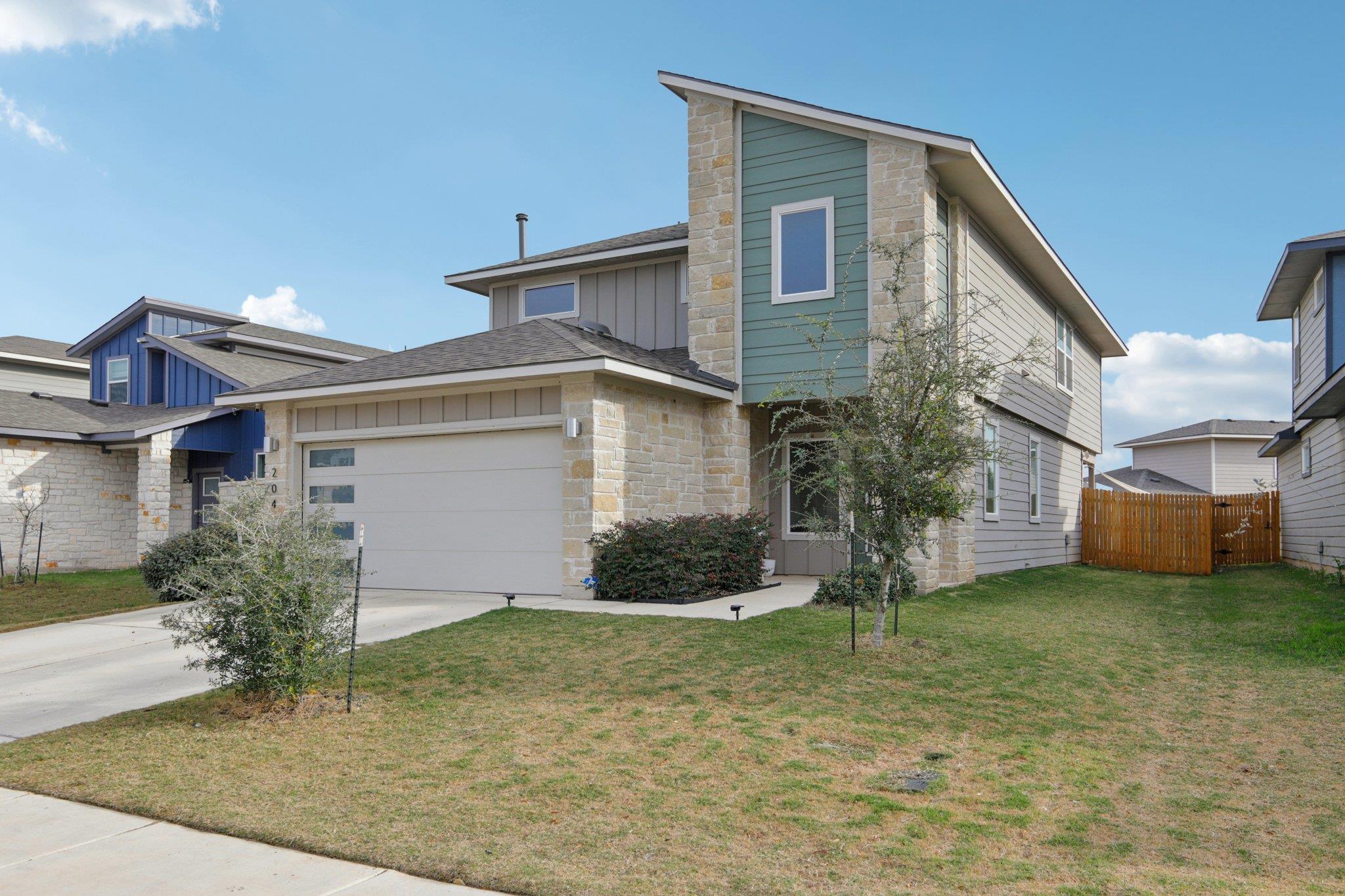 204 Cupreata Ln, Leander, TX 78641