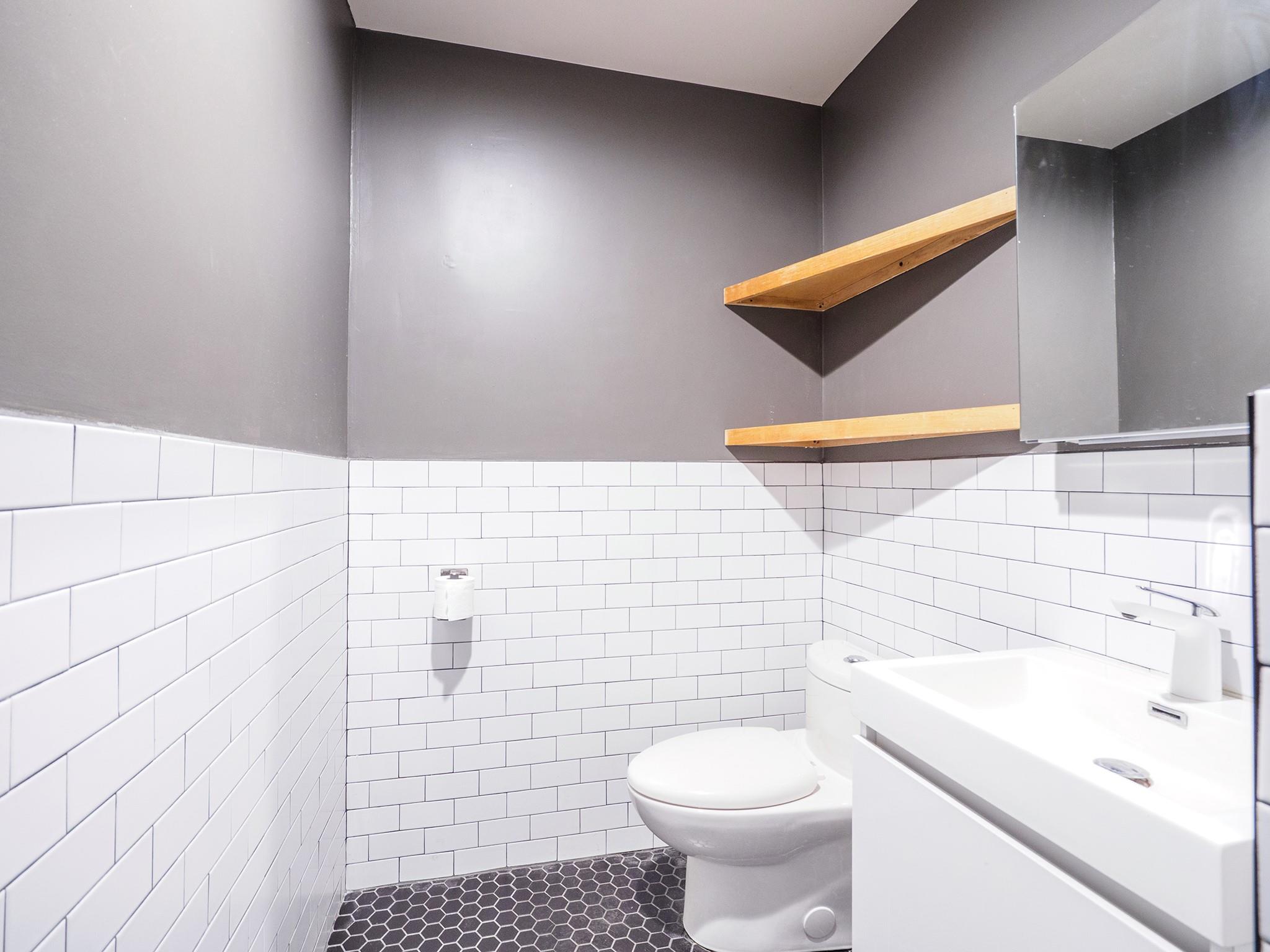 2302 East Side Dr # 28, Austin, TX 78704