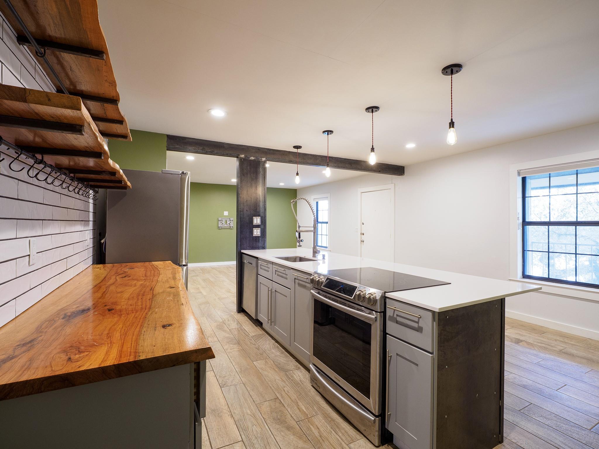 2302 East Side Dr # 28, Austin, TX 78704
