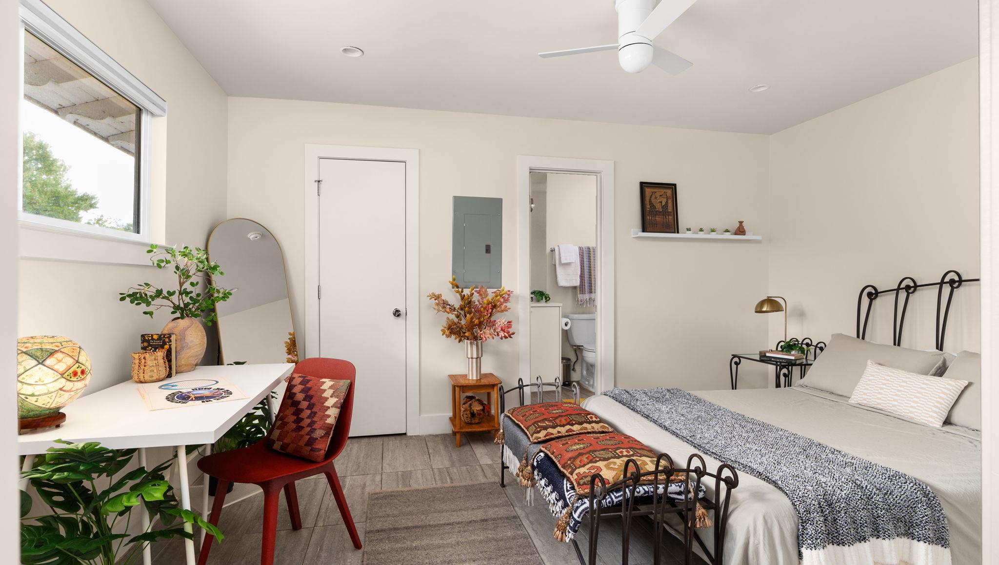 1208 Enfield Rd # 204, Austin, TX 78703