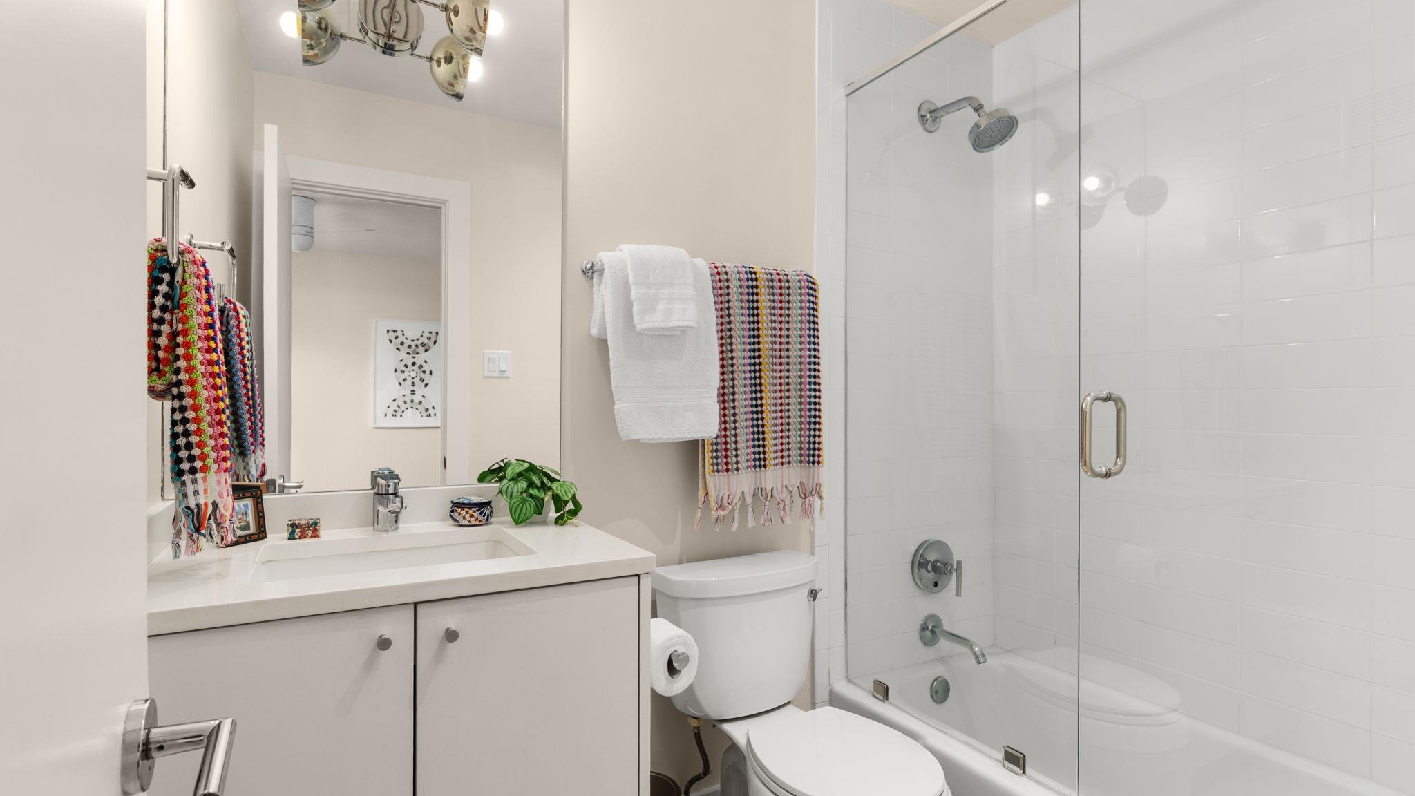 1208 Enfield Rd # 204, Austin, TX 78703