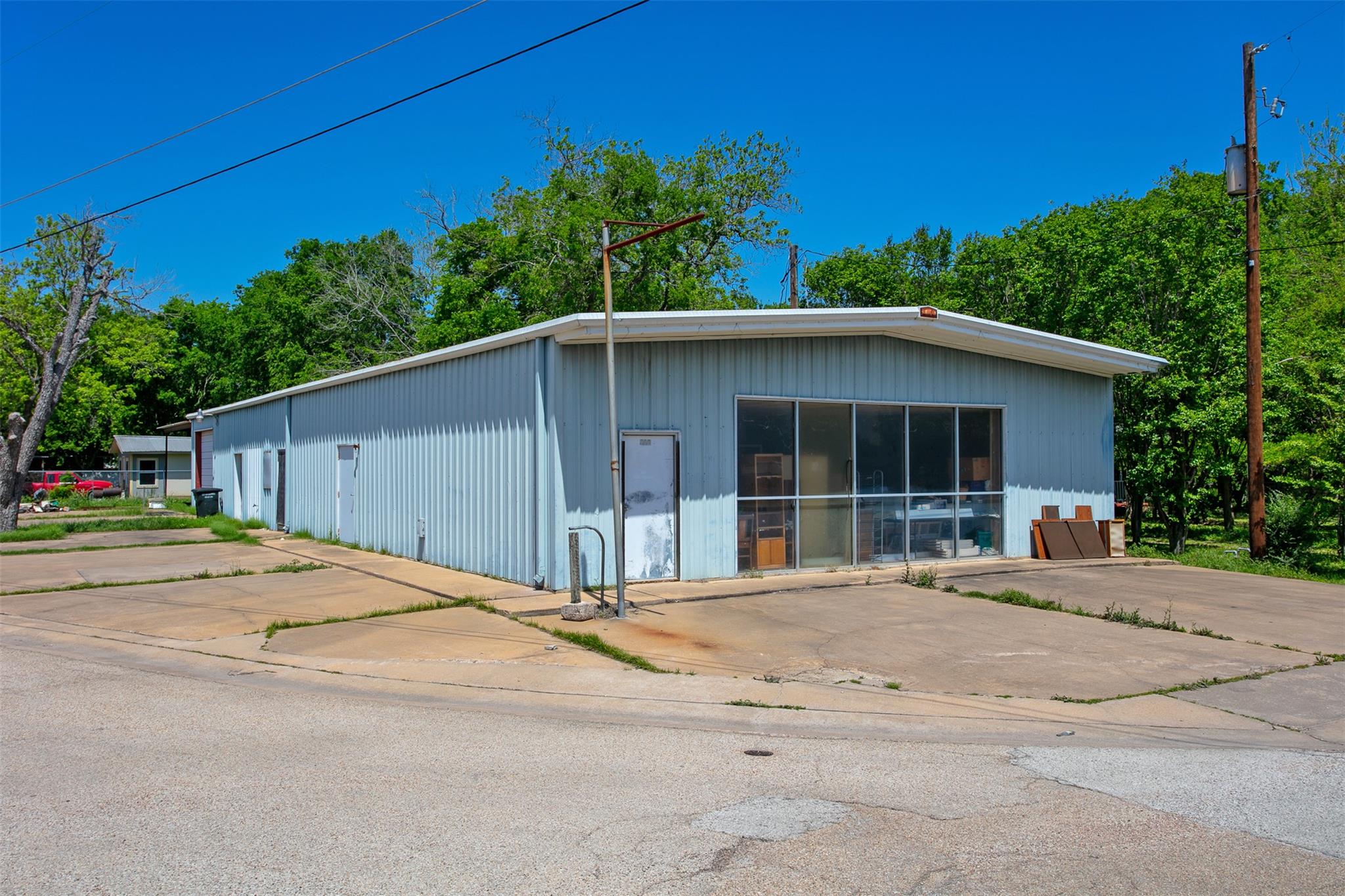 912 W Alligator St, Caldwell, TX 77836