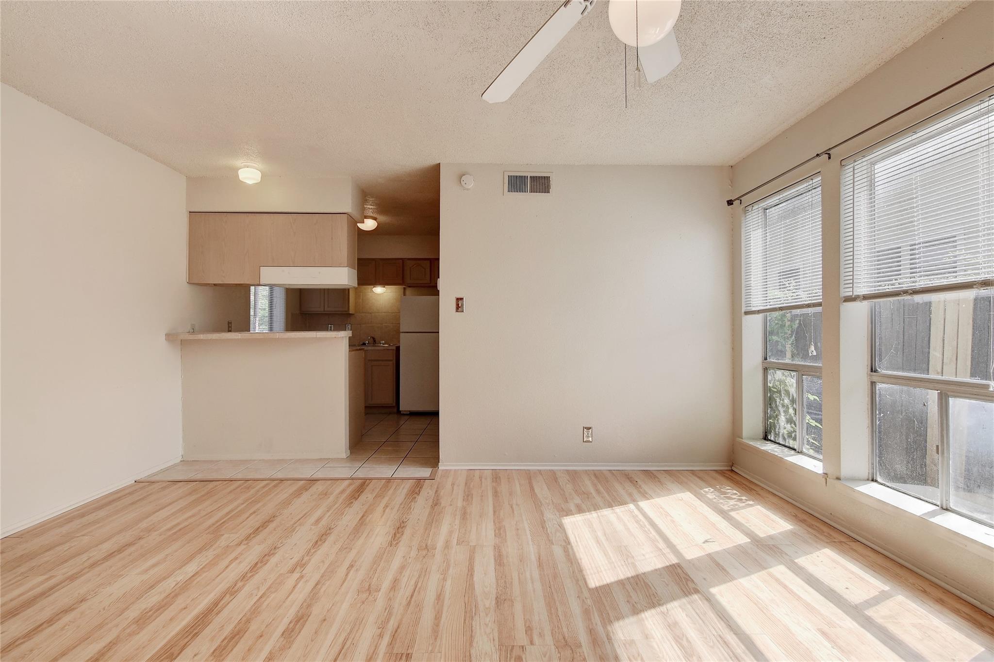 105 E 38th St # 303, Austin, TX 78705