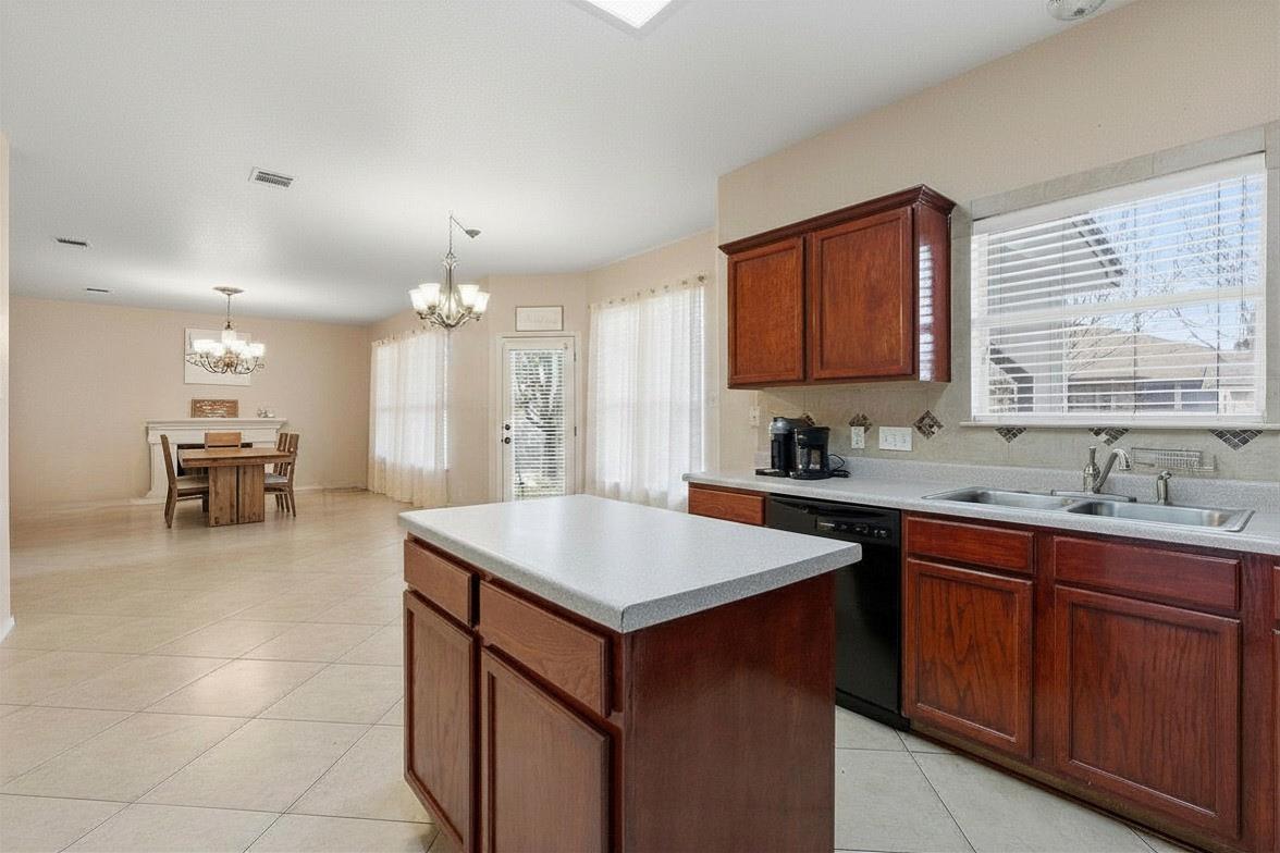 1424 Marsh Harbour Dr, Round Rock, TX 78664